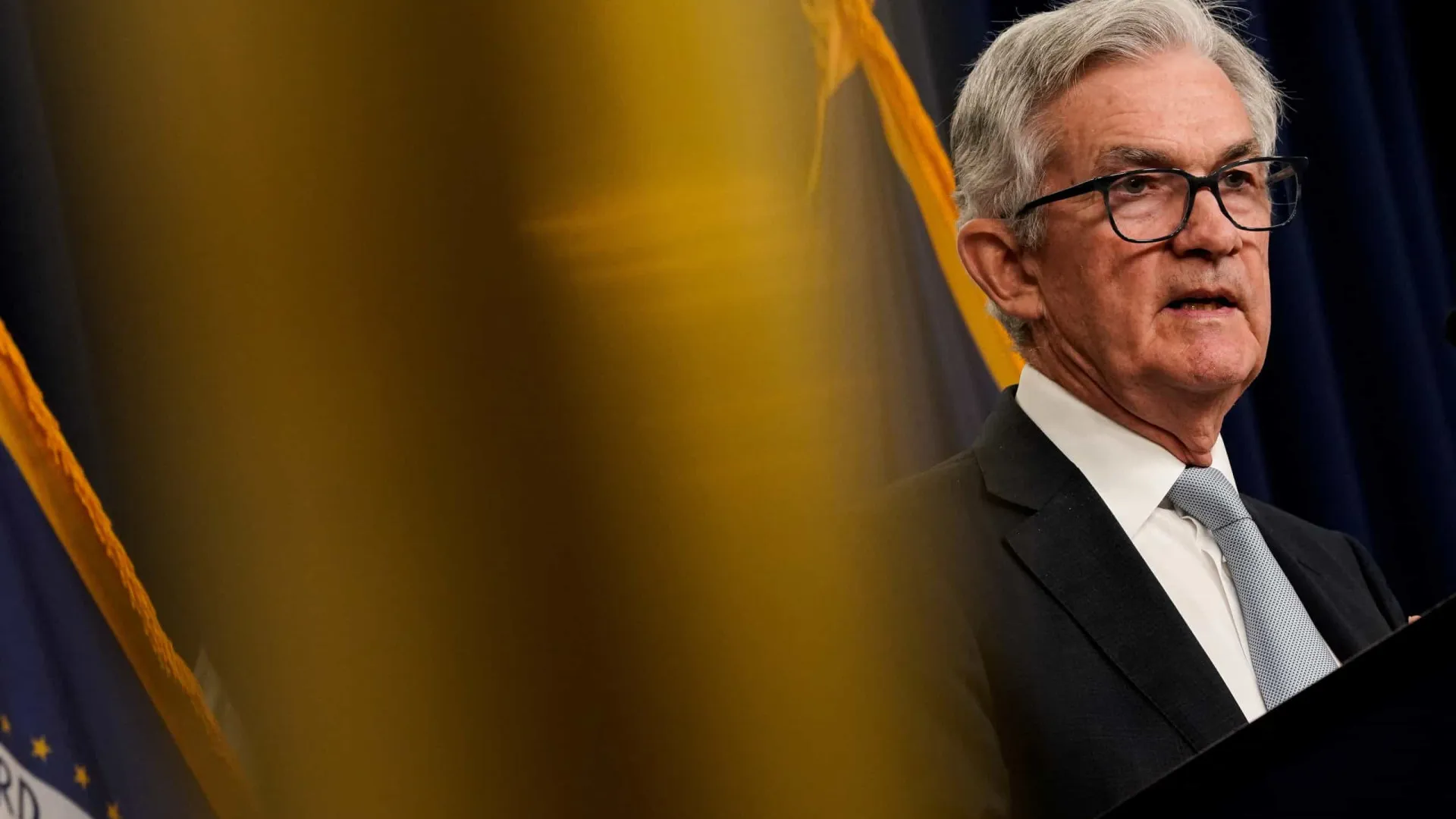 
                    Powell confiante na manutenção de independência da Fed face à presidência
                