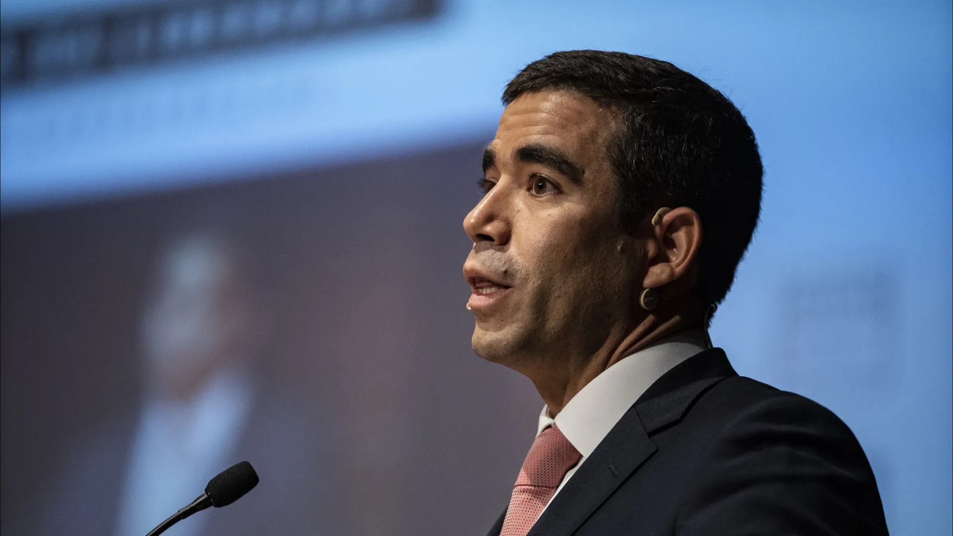 
                    Governo muda proposta de lei do retorno de estrangeiros após consulta pública
                