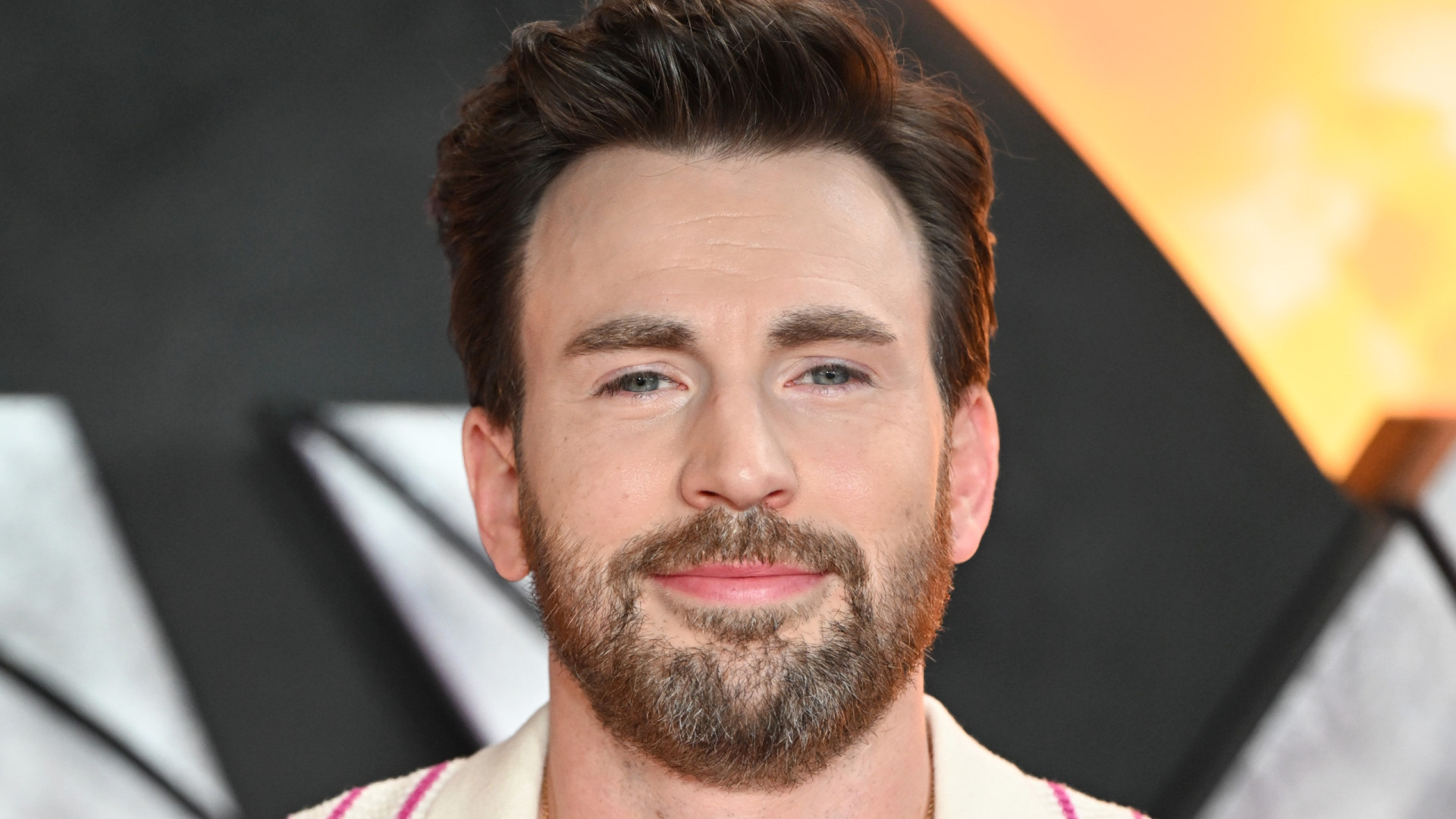 Chris Evans ‘falha’ Cannes para estar com a mãe. Ator explica razão