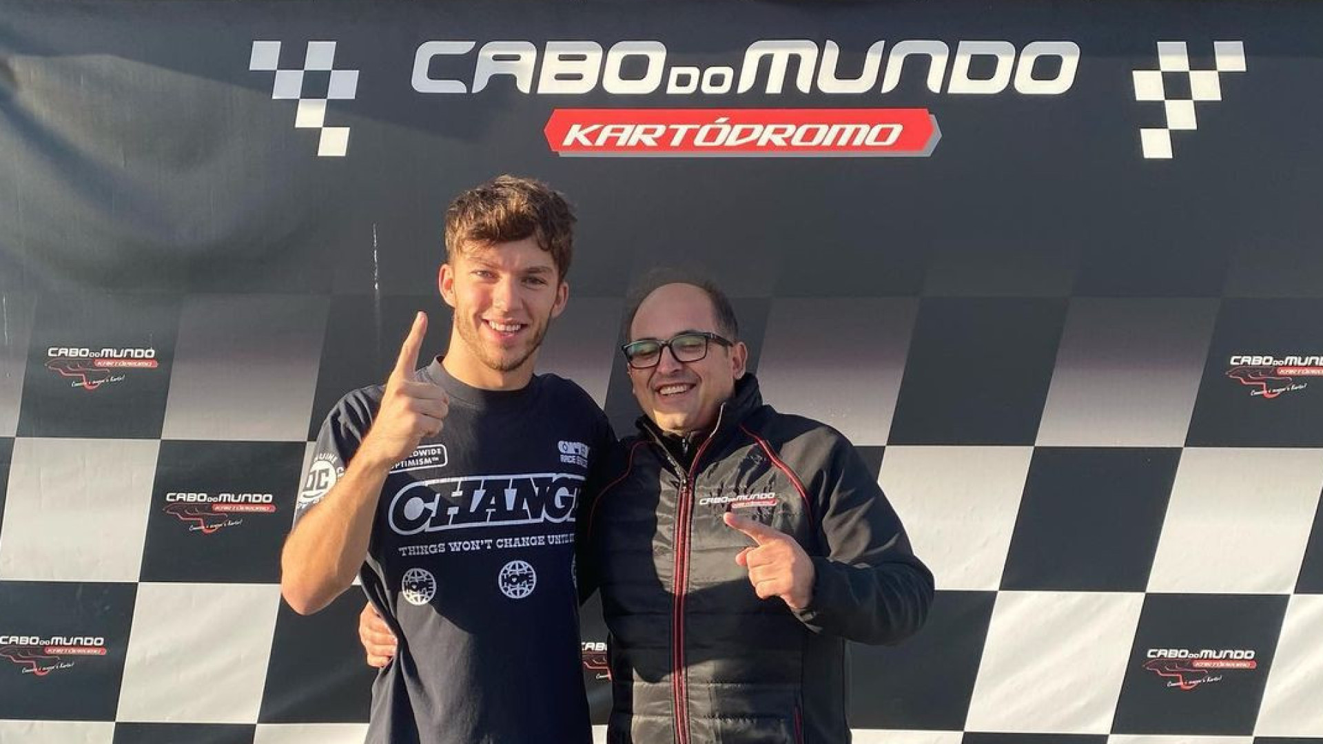 Pierre Gasly está em Portugal e foi ao kartódromo Cabo do Mundo