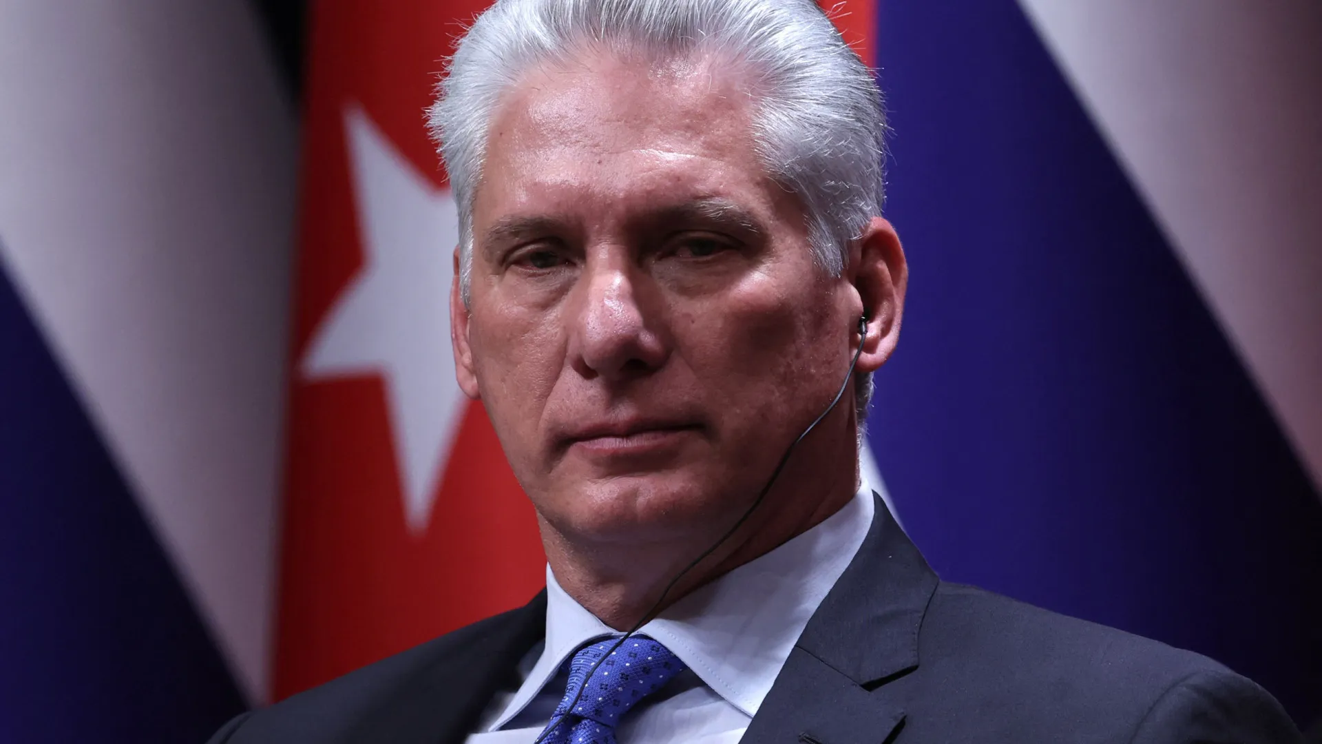 
                    Cuba condena bloqueio naval dos EUA à Venezuela e reafirma apoio a Maduro
                