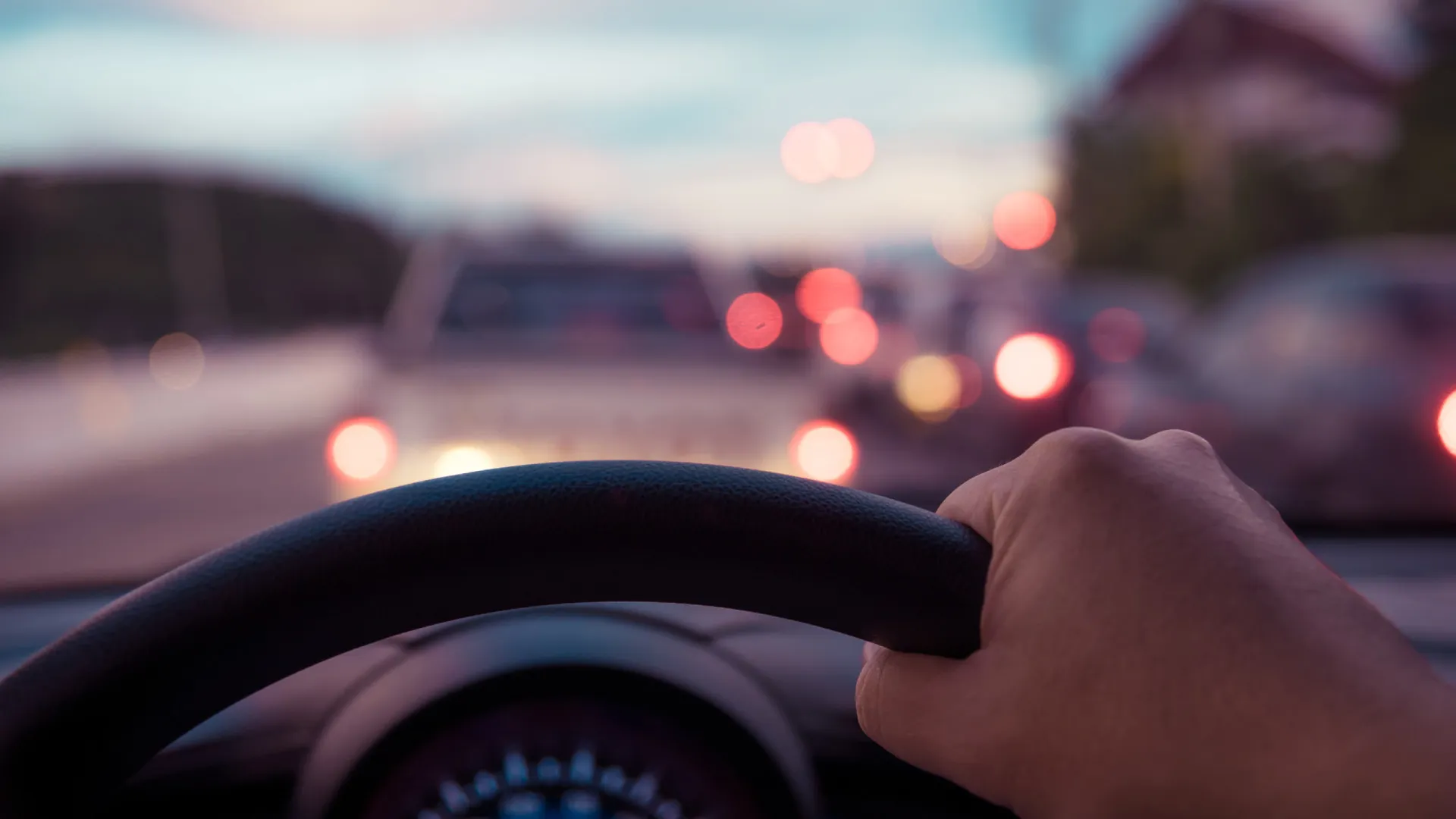 
                    Idoso com Alzheimer condenado no Reino Unido por não ter seguro no carro
                