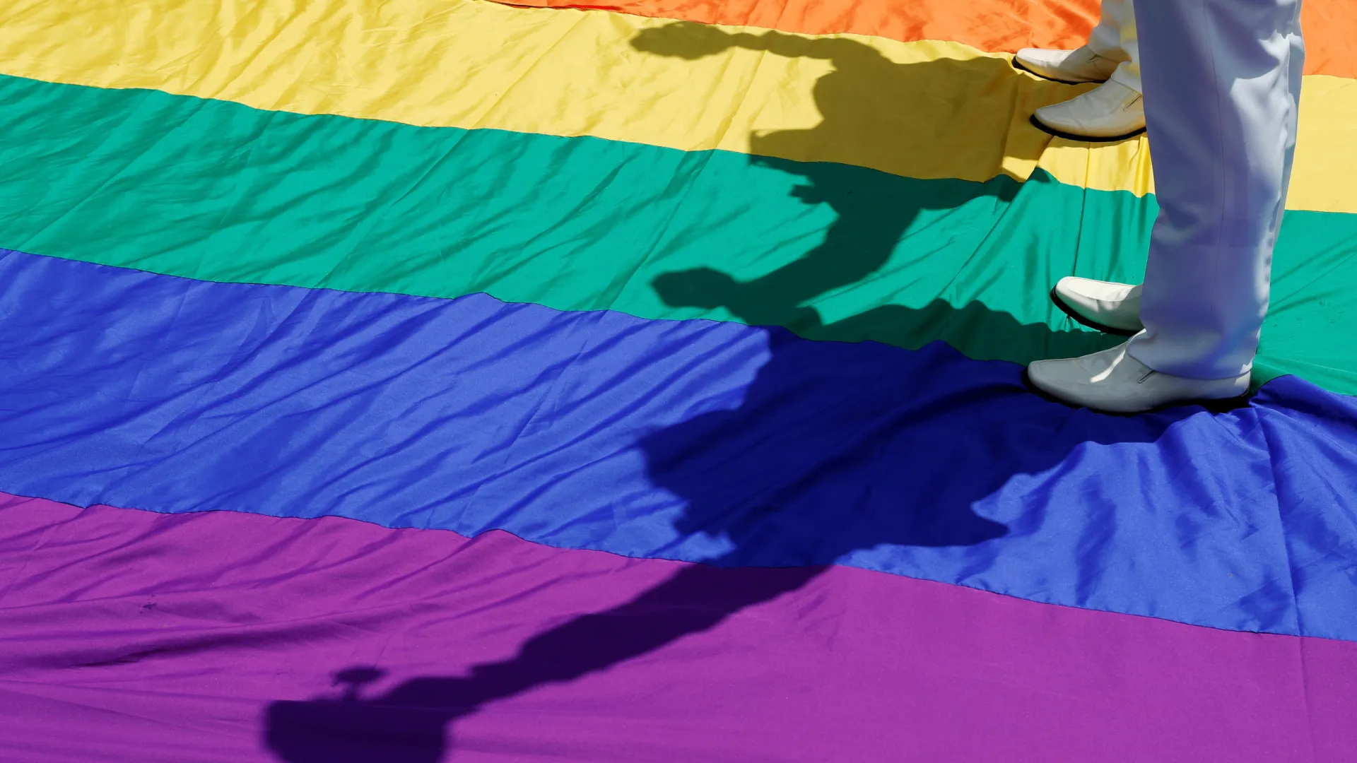 
                    EUA detêm 3º adepto do ISIS acusado de planear ataques anti-LGBTQ+
                