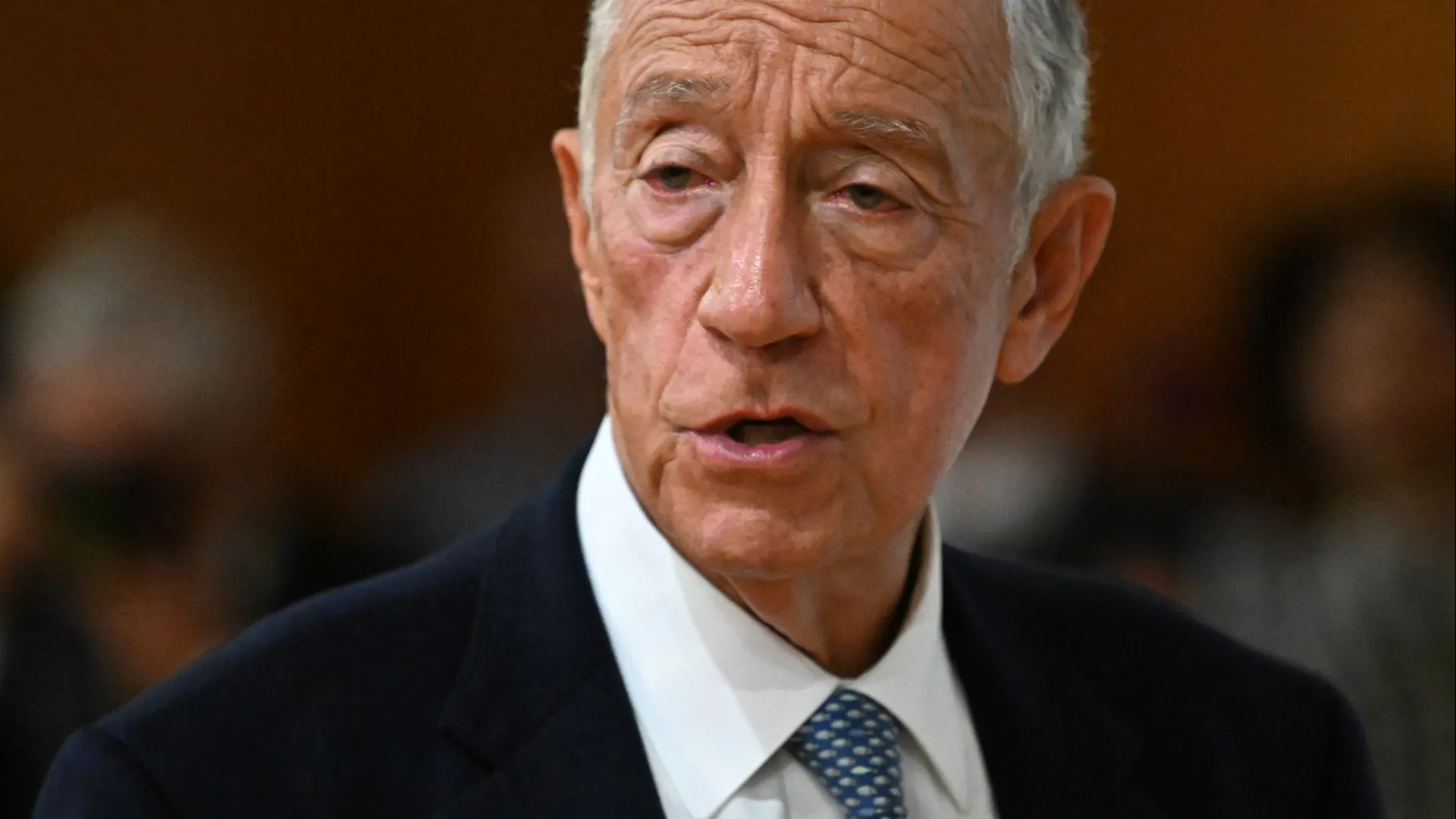 PR promulga, com reparos, diploma sobre inspetores do SEF nos aeroportos