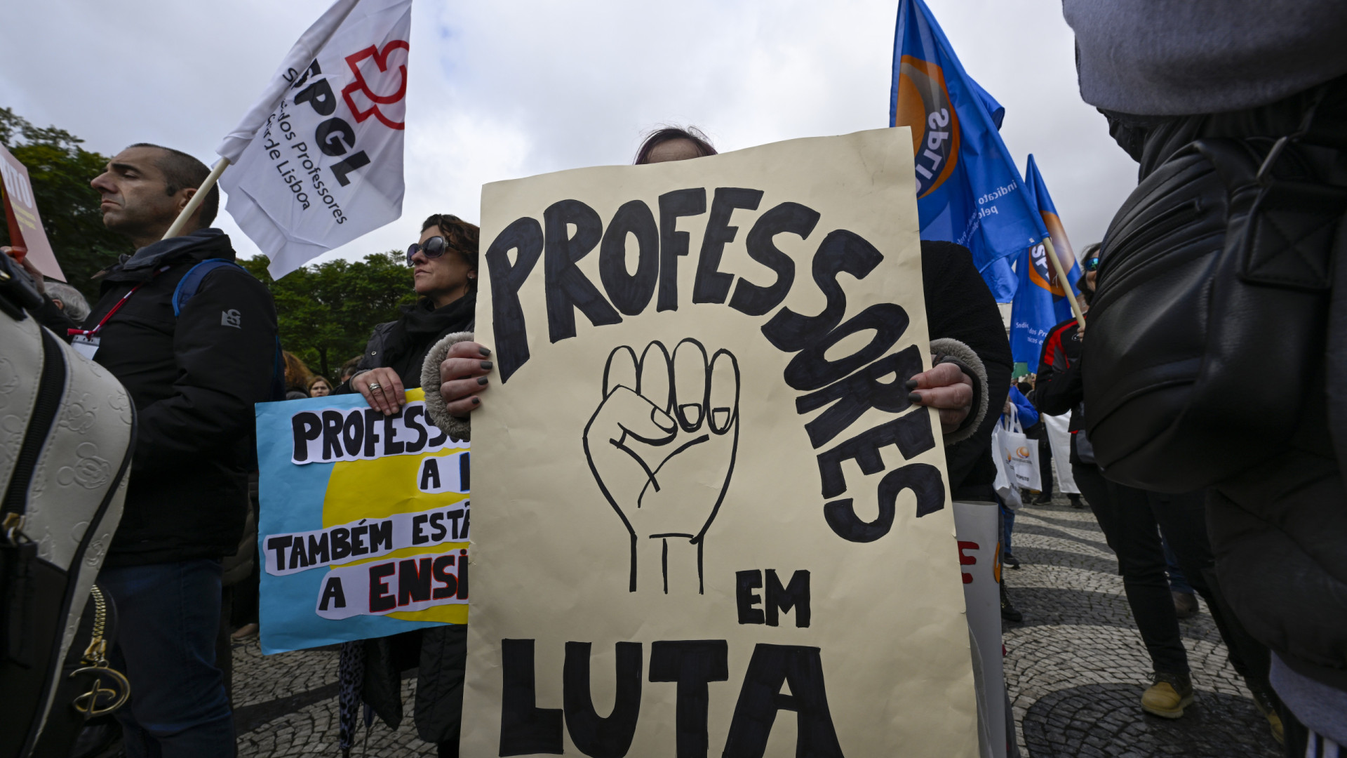 Professores. Aprovado regime especial de recuperação do tempo de serviço