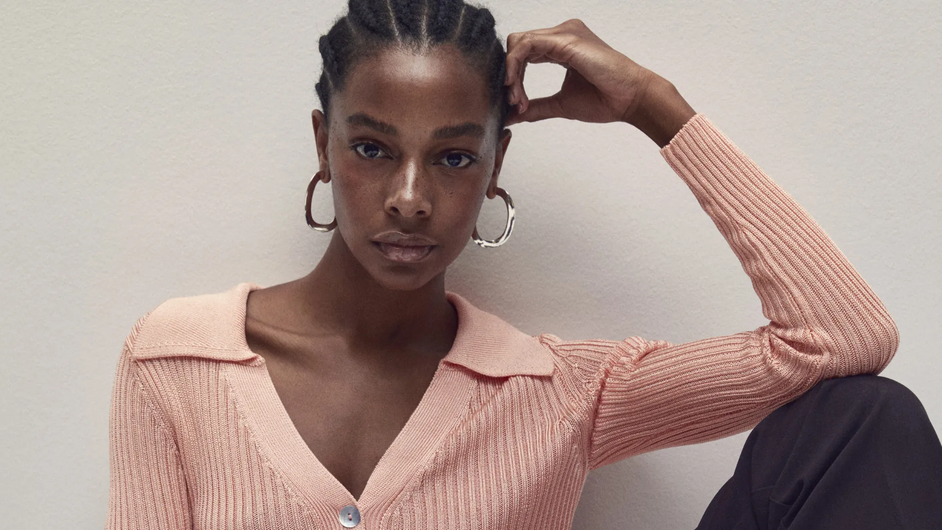 Coletes, blazers, camisas. 33 peças para arrasar nos looks de escritório