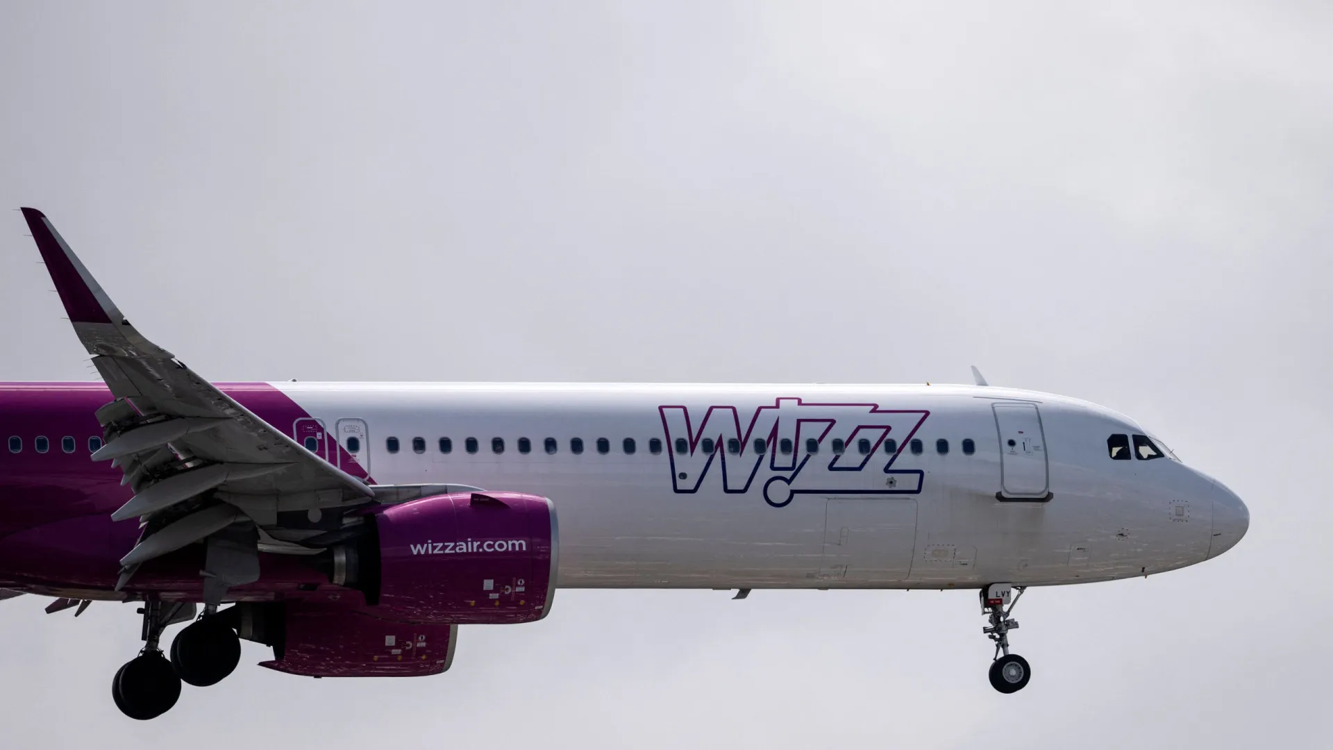 
                    Wizz Air adia para 2033 a entrega de 88 aviões encomendados à Airbus
                