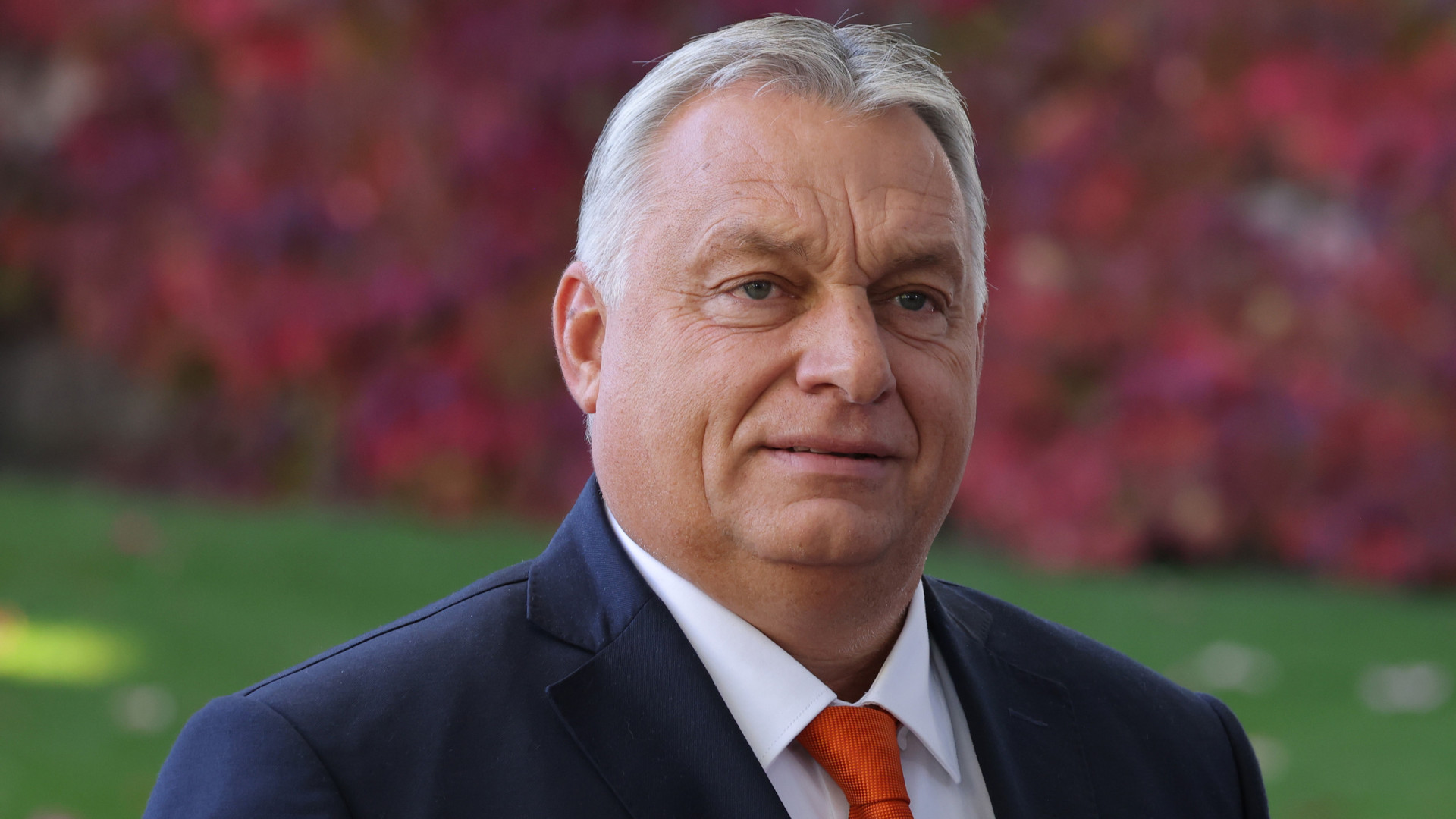 Líder da Hungria quer movimento de direita contra foto
