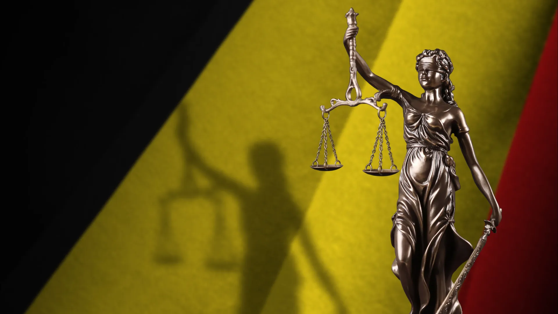 
                    Extremista belga condenado à revelia por genocídio contra minoria yazidi
                