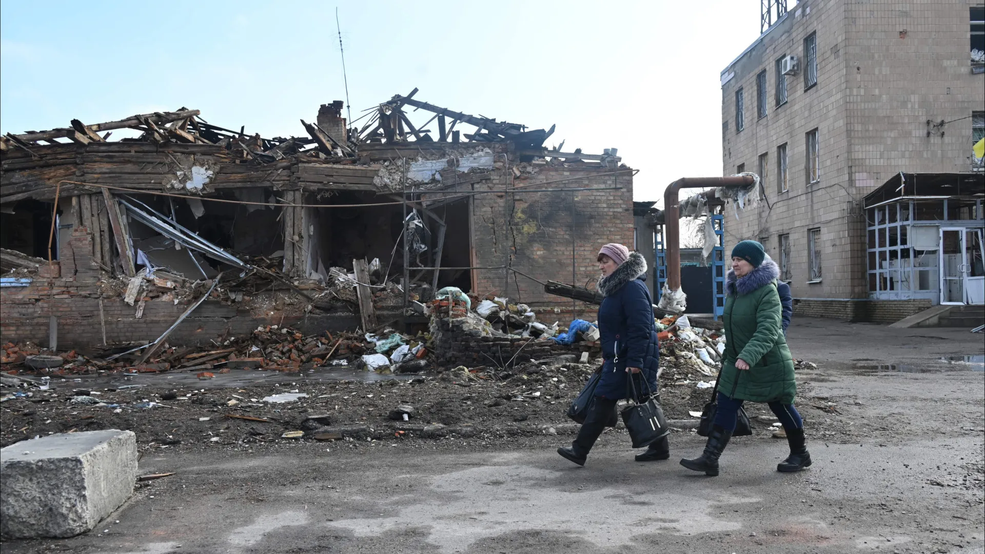 “Militarização da economia russa continuará após o fim dos conflitos”