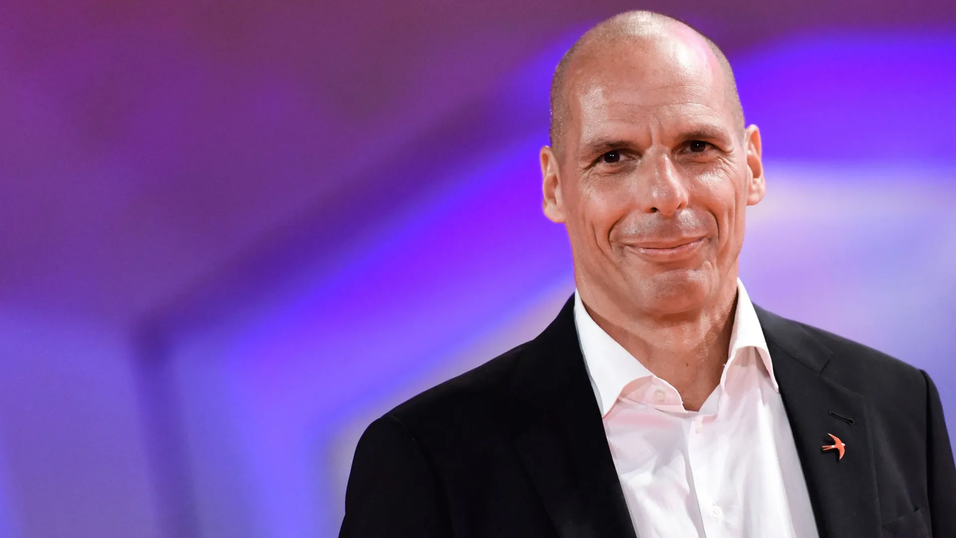 
                    Varoufakis decreta fim do capitalismo e início da era do tecnofeudalismo
                