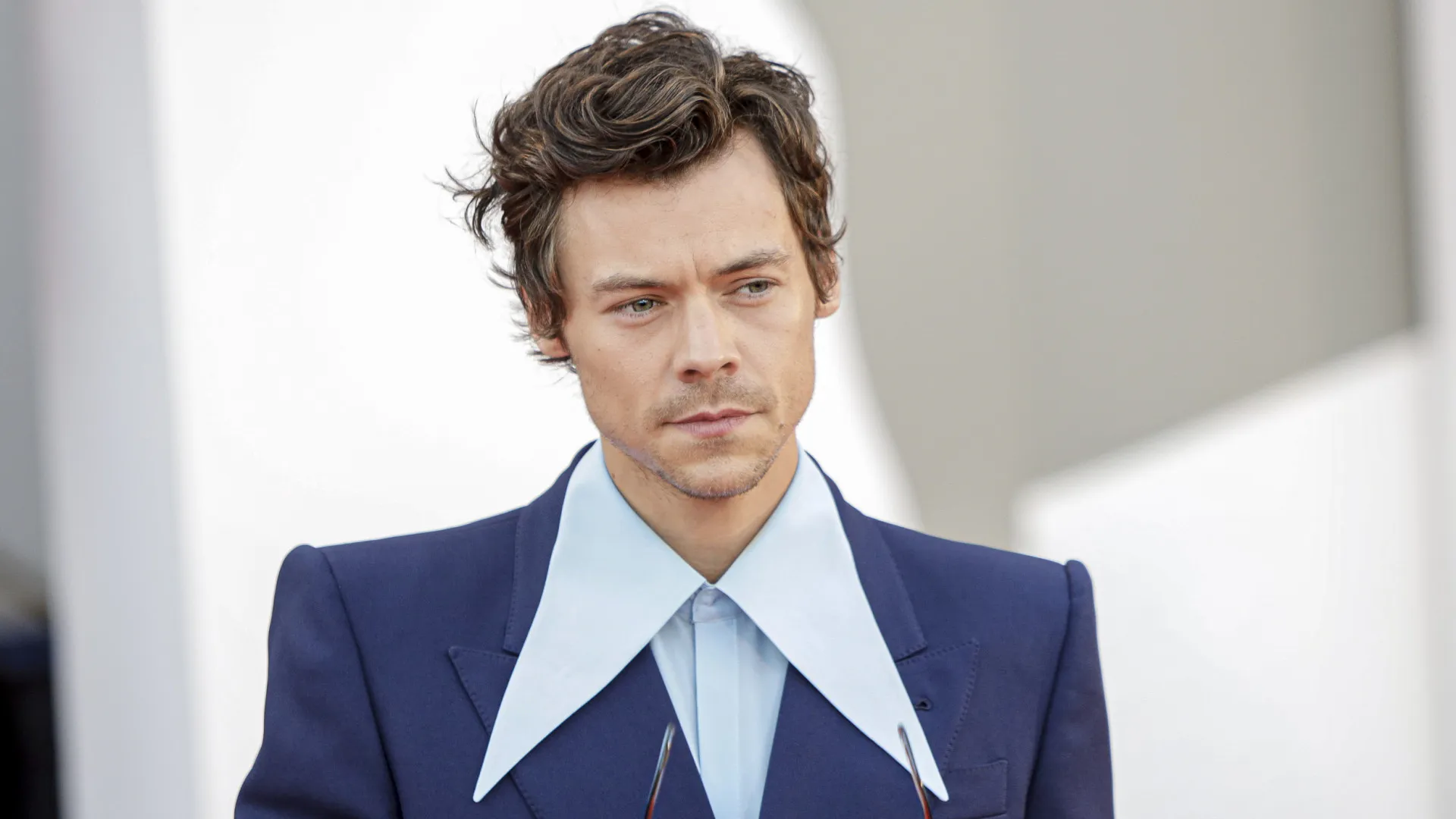 Harry Styles com a namorada Zoë Kravitz no aniversário da morte de Liam