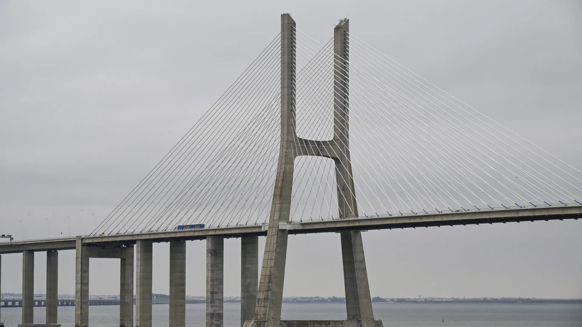 
                    Colisão congestiona trânsito na A1 (Ponte Vasco da Gama e CRIL afetadas)
                