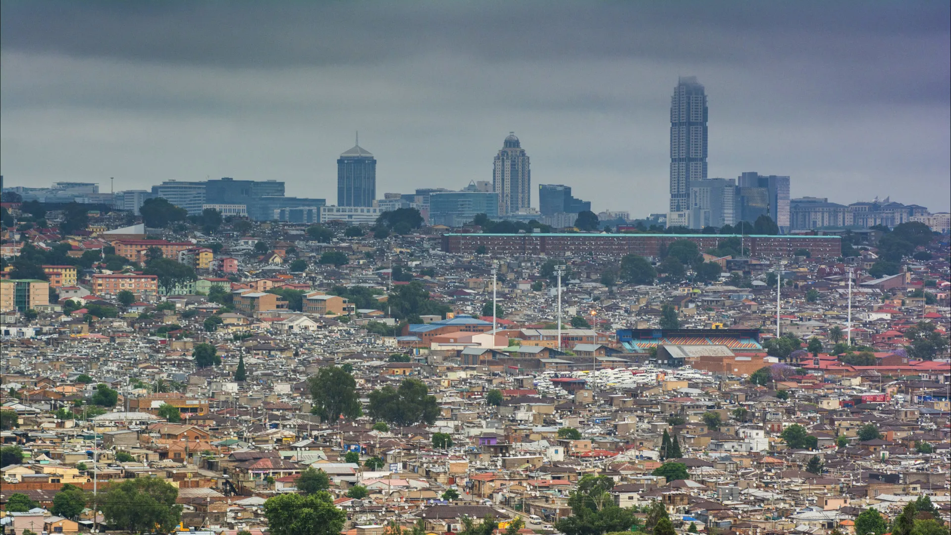 
                    Onze mortos em ataque a albergue de trabalhadores na África do Sul
                