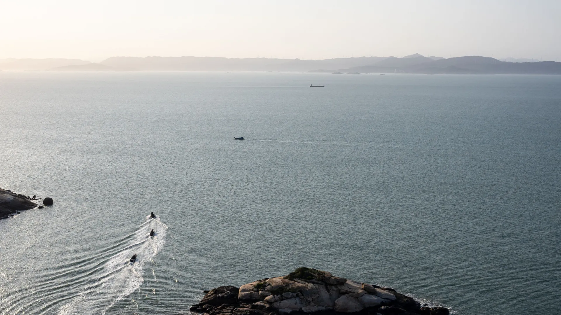 
                    Taiwan realiza manobras com fogo real em arquipélago próximo da China
                