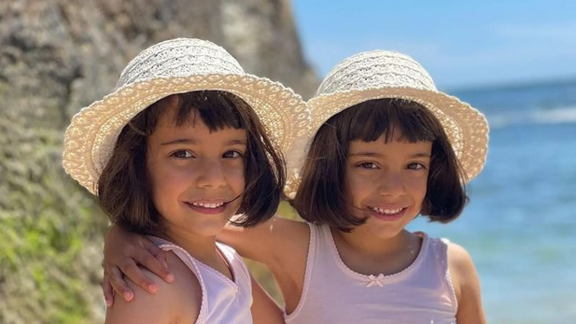 "Princesas lindas". Luciana Abreu mostra as filhas gémeas em dia de praia