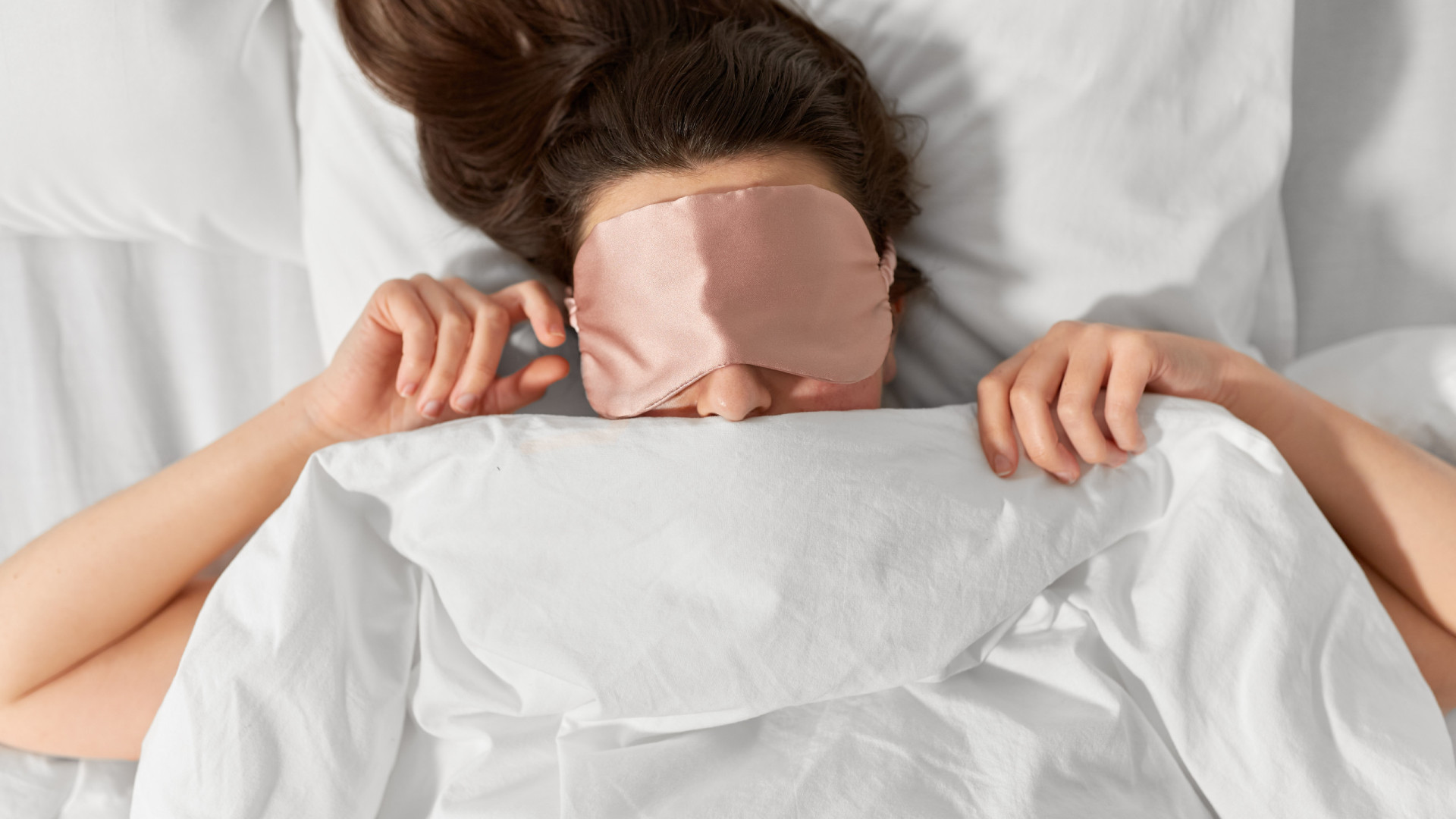 Quer dormir a noite toda? É isto que deve comer antes de ir para cama