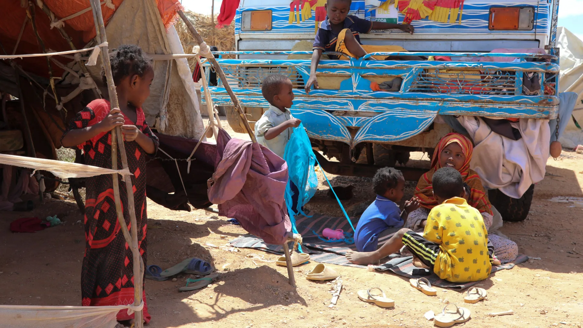 
                    Número de pessoas que sofrem de fome duplicou num ano na Somália
                