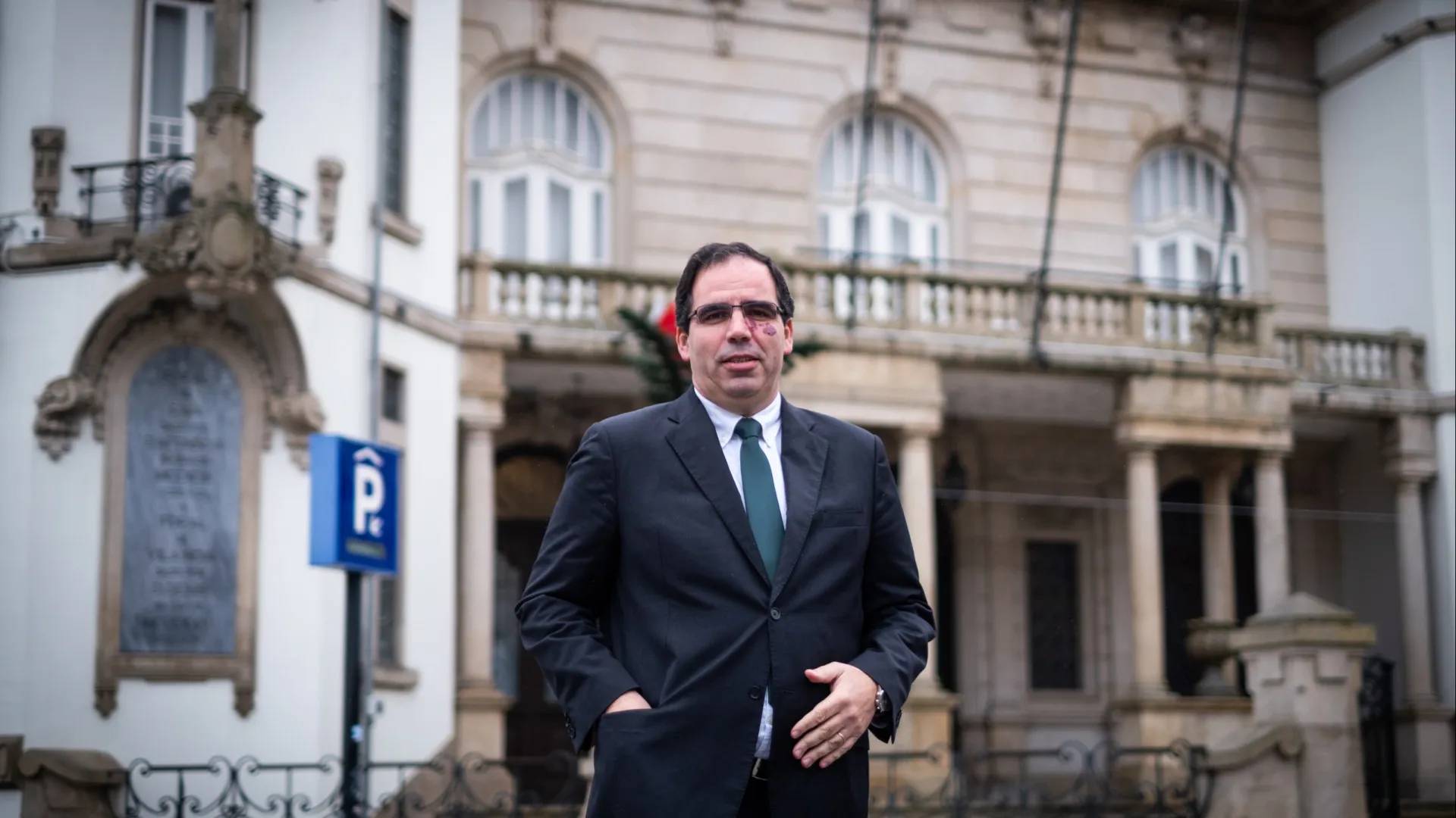 
                    MP pede pena de 8 a 12 anos de prisão para ex-vice-presidente de Gaia
                