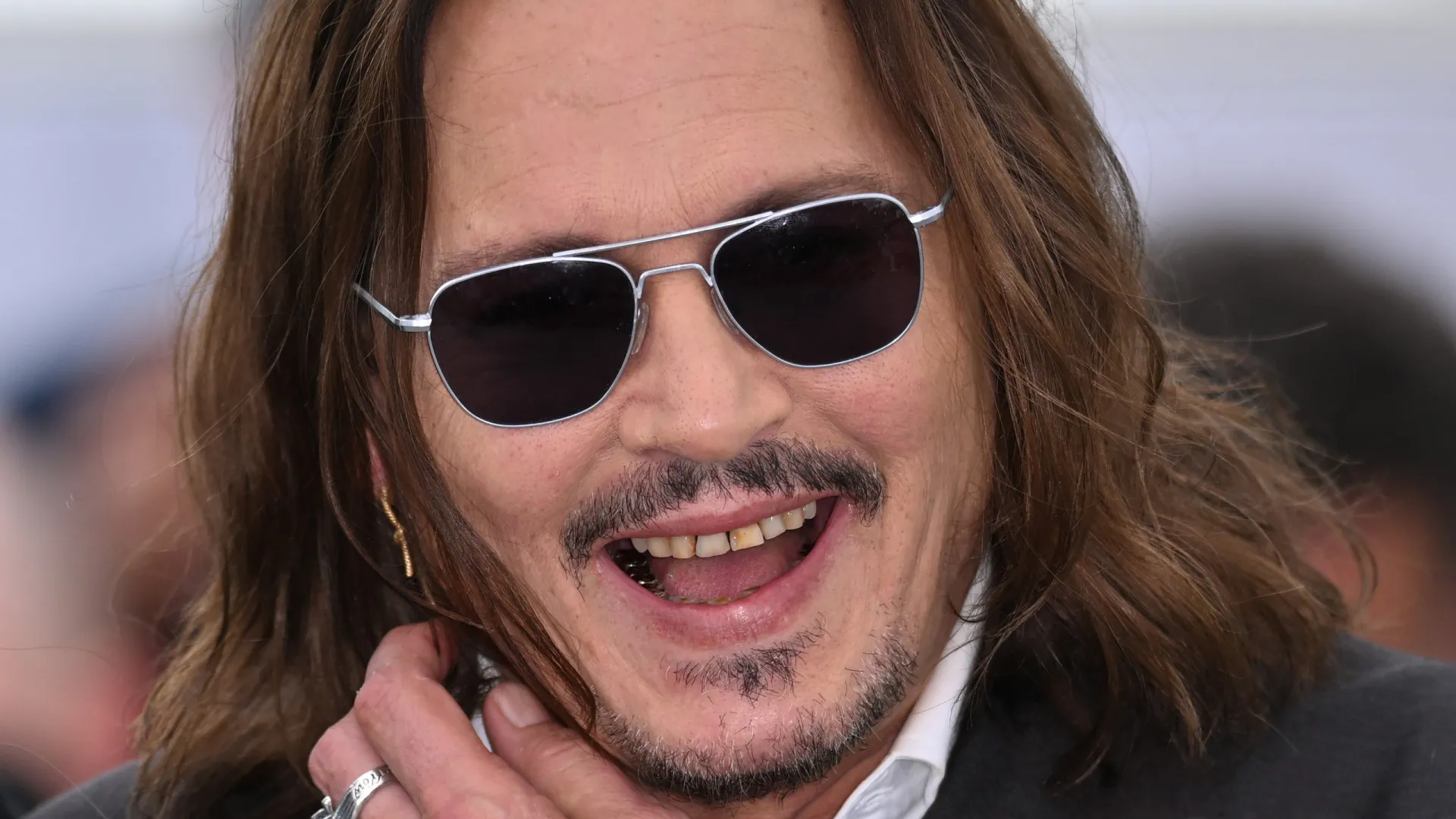 Dentes "podres" e amarelos de Johnny Depp dão que falar nas redes sociais