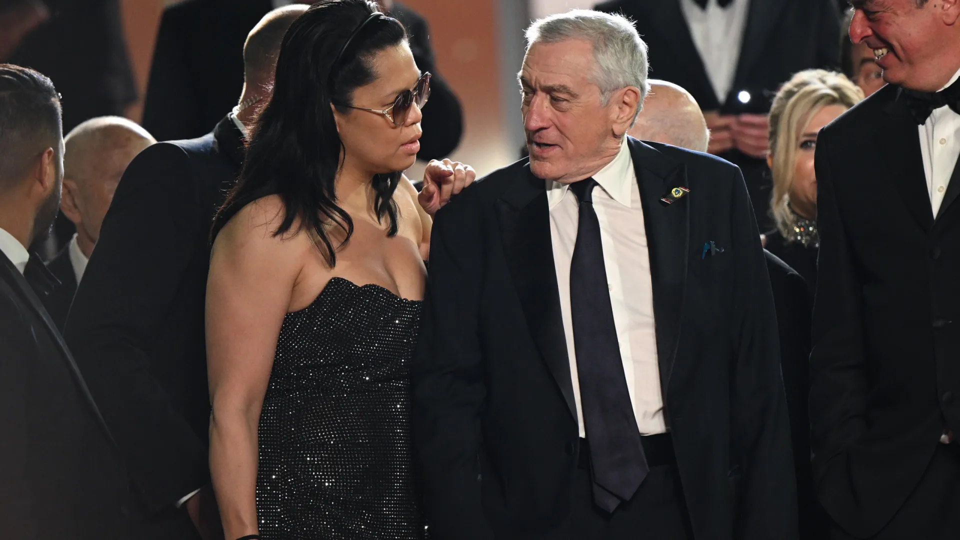 Robert De Niro e Tiffany Chen em Cannes depois de terem sido pais