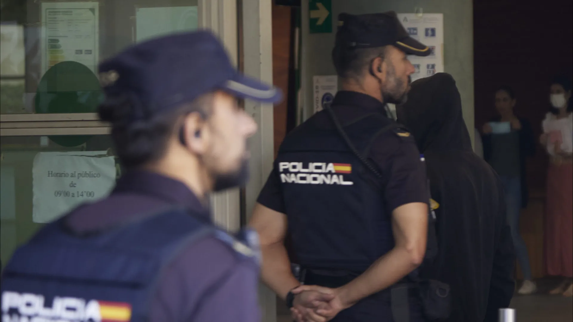 
                    Furtou um milhão de euros em joias durante o apagão em Madrid. Foi detido
                