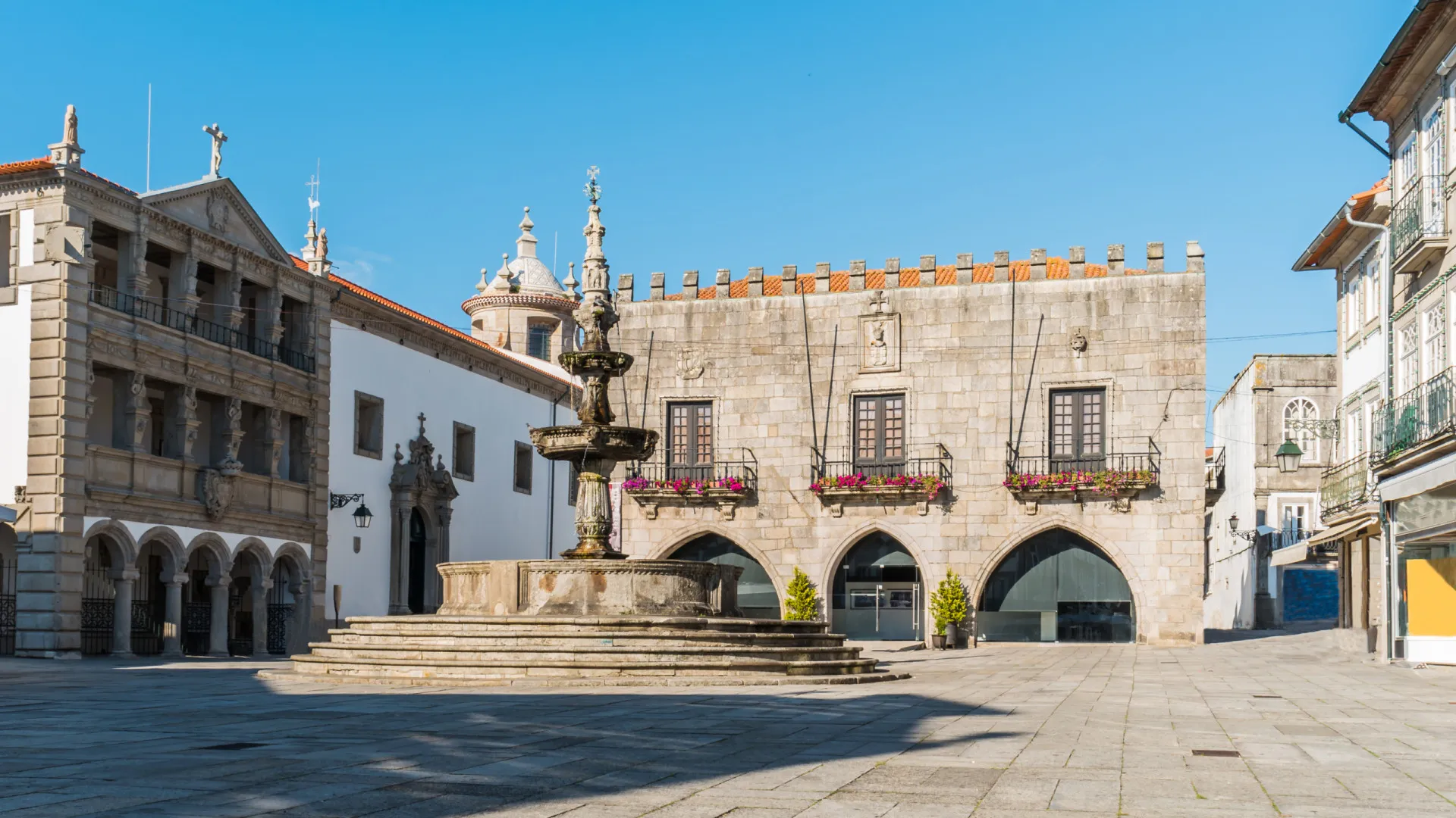 
                    Mais de mil autarcas elegem dirigentes da ANMP este sábado
                