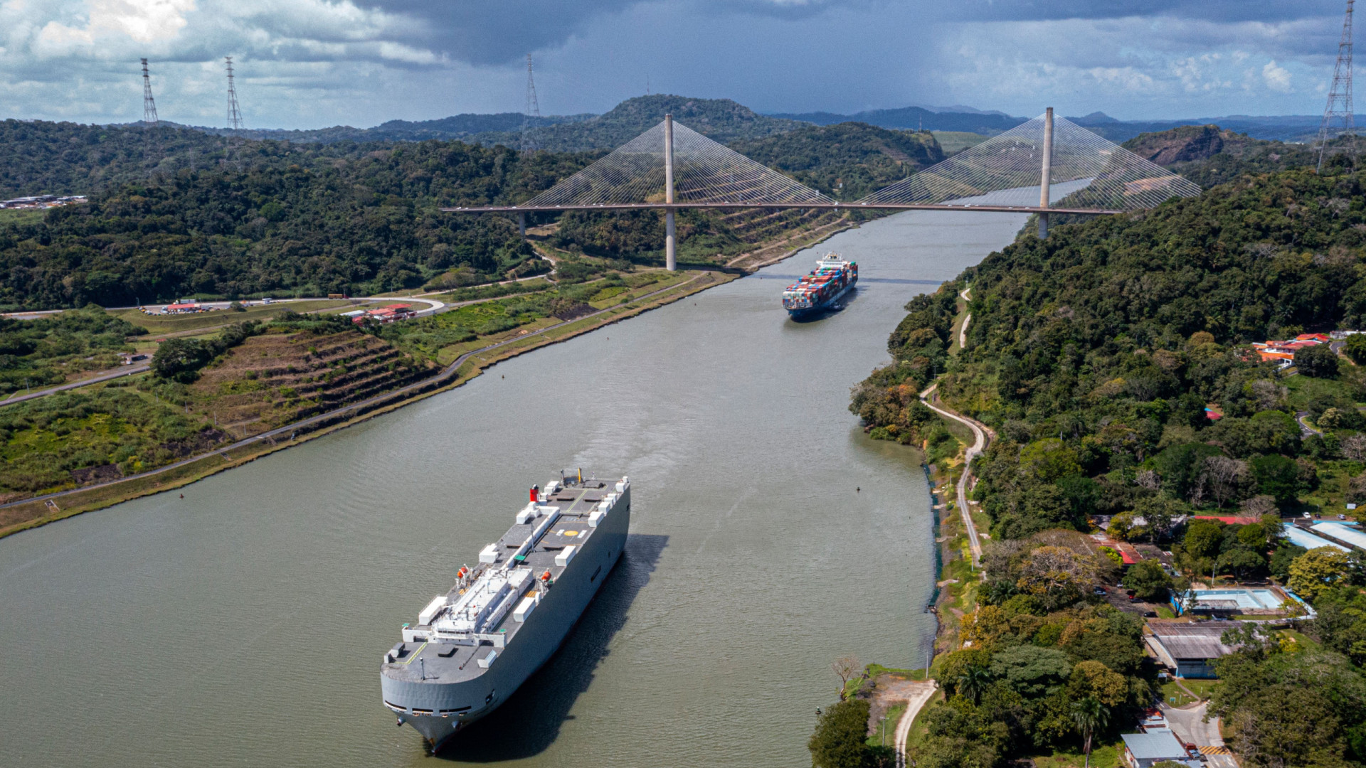 Republicanos apresentam projeto no Congresso para comprar Canal do Panamá