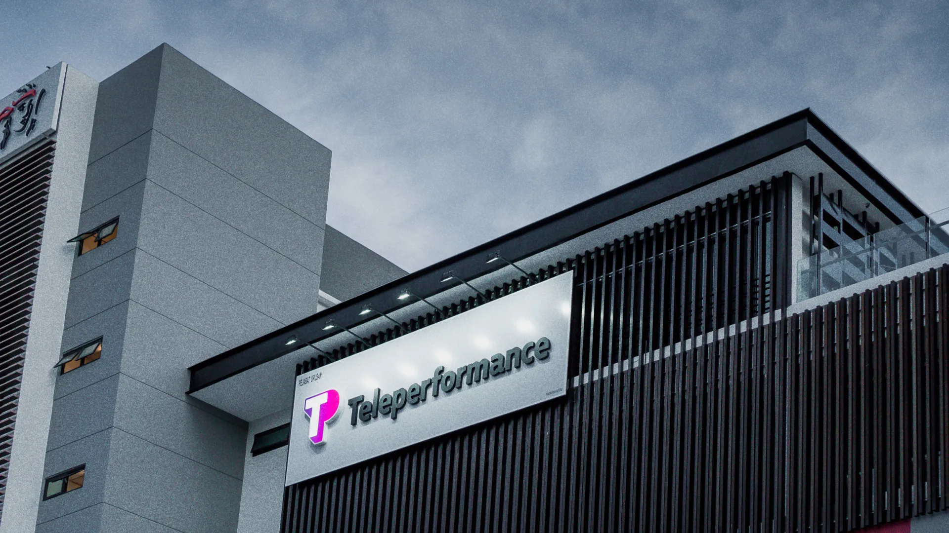 Teleperformance despede 240 trabalhadores por… videoconferência