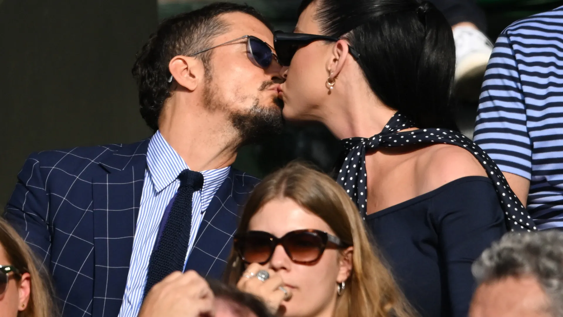 Katy Perry e Orlando Bloom protagonizam momento romântico em Wimbledon