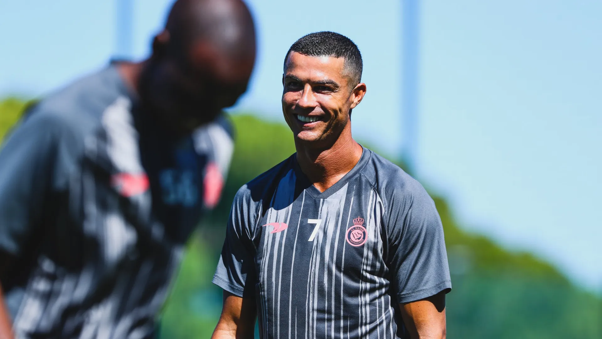 Cristiano Ronaldo e companhia 'aquecem motores' para amigável com Farense