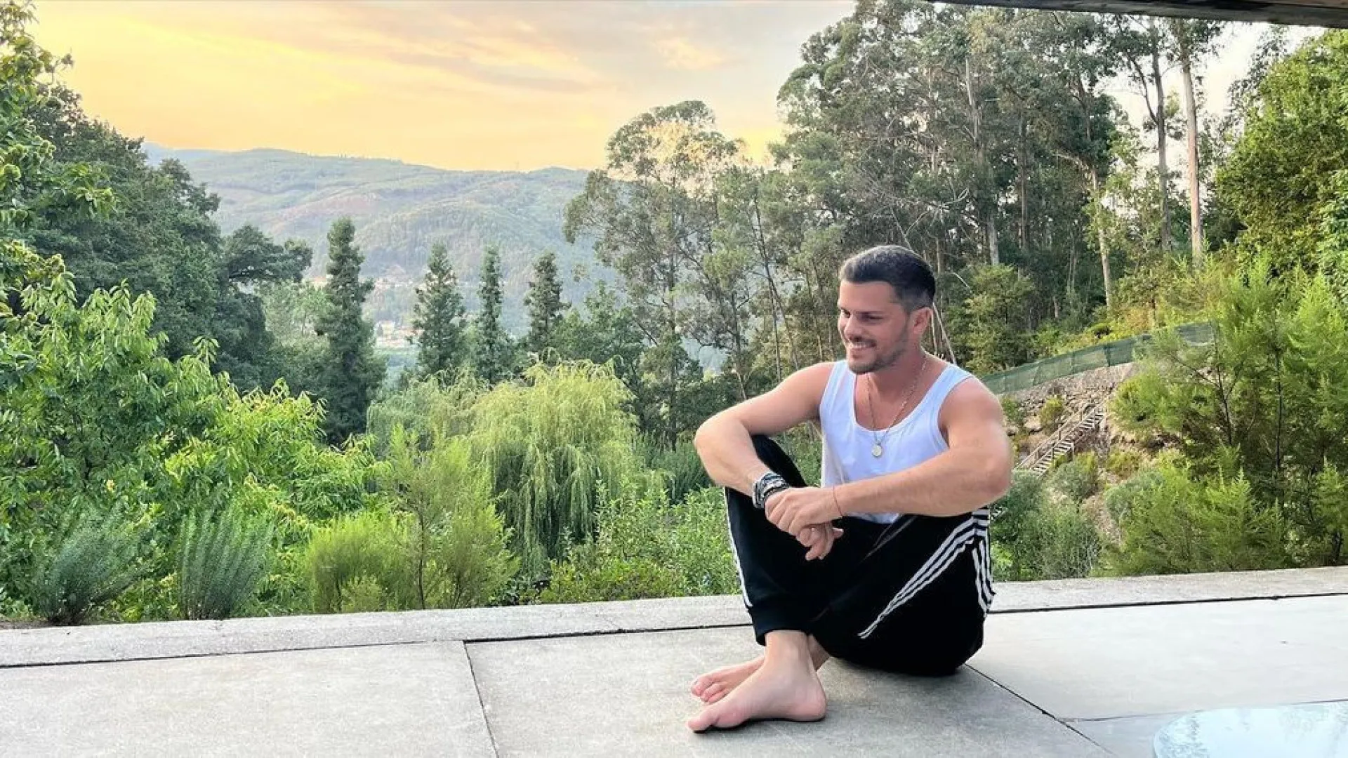 
                    Mickael Carreira e a reflexão dos 40 anos de vida. 