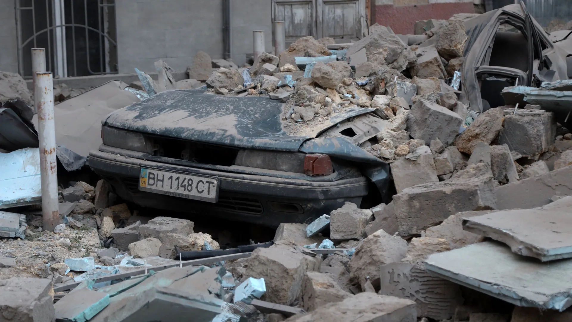 
                    Pelo menos dois mortos e sete feridos em ataque russo a Odessa
                