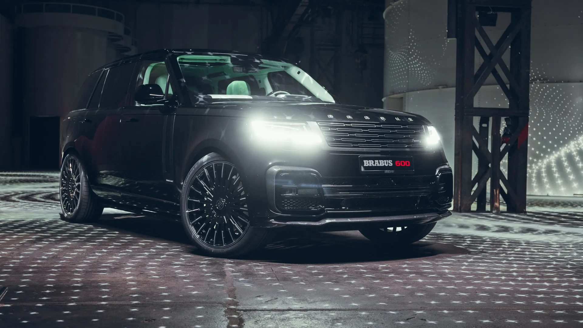 Range Rover modificado pela Brabus ficou com 600 cv de potência