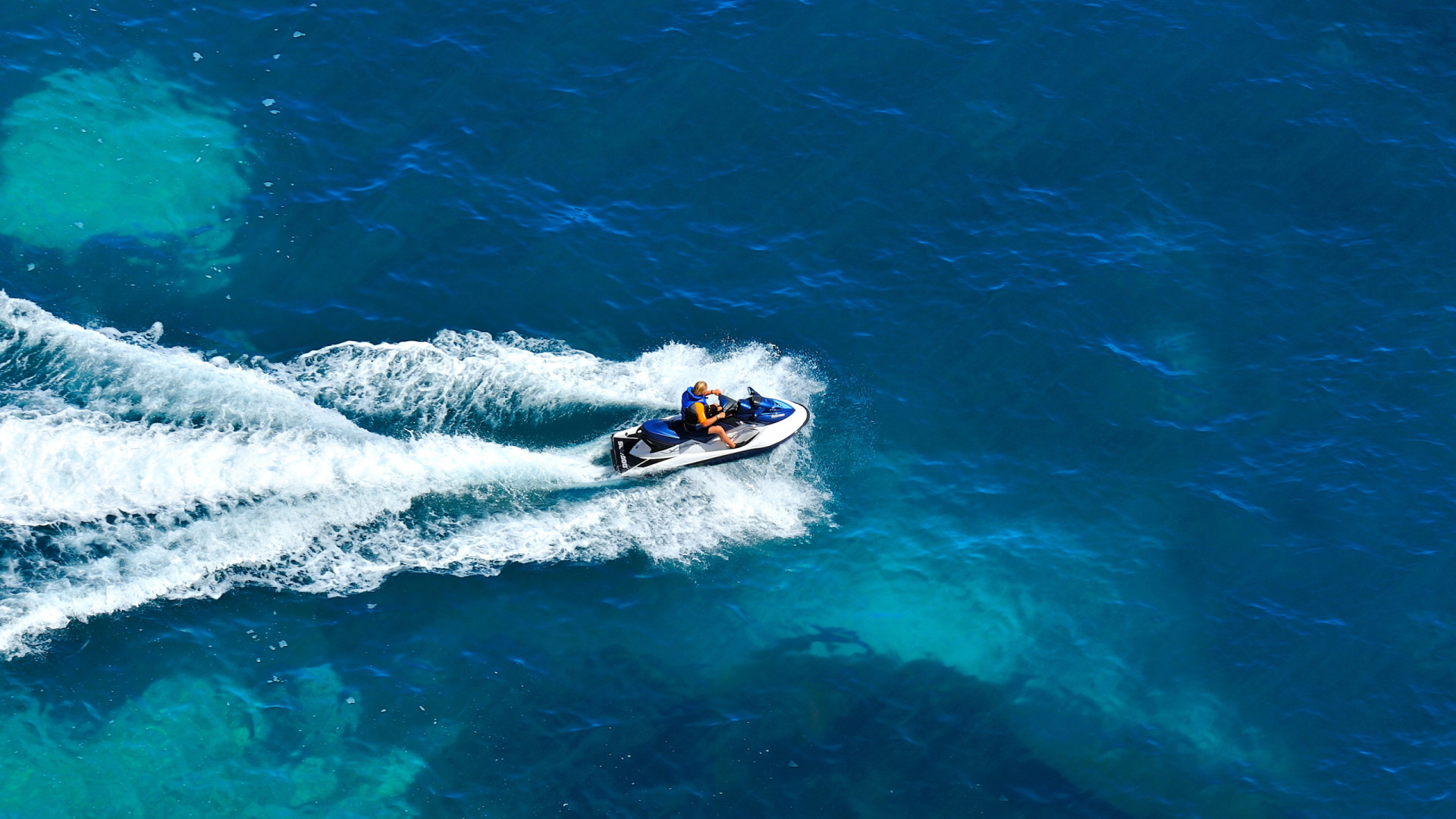 Turistas perderam-se a fazer jet ski e pararam na Argélia. Foram abatidos