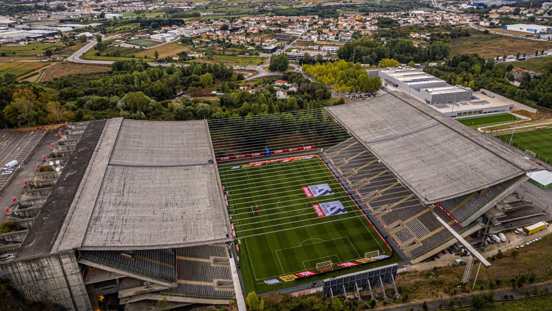 
                    Sporting de Braga e Gil Vicente defrontam-se em dérbi do Minho
                