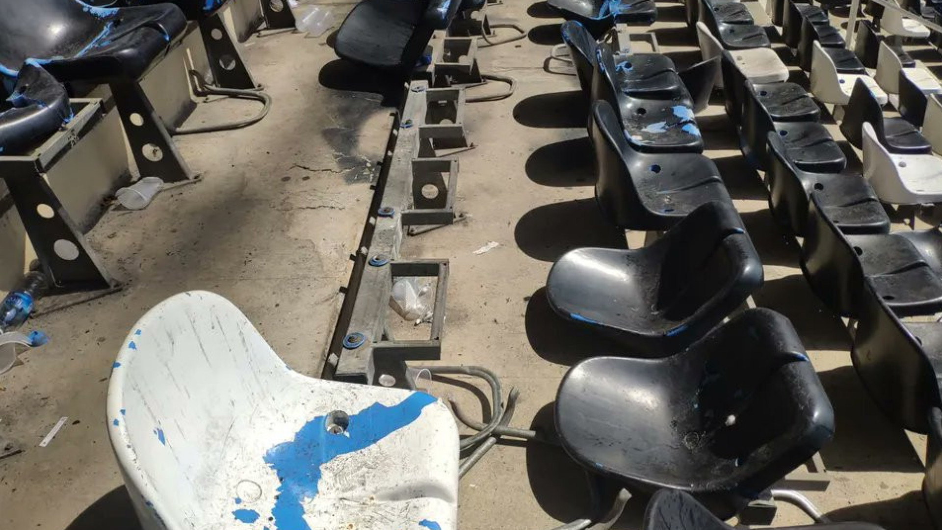 Adeptos do Flamengo vandalizam estádio do Botafogo. Clube recebe 'fatura'