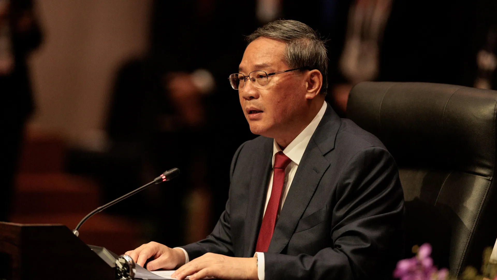 
                    Primeiro-ministro chinês lamenta 