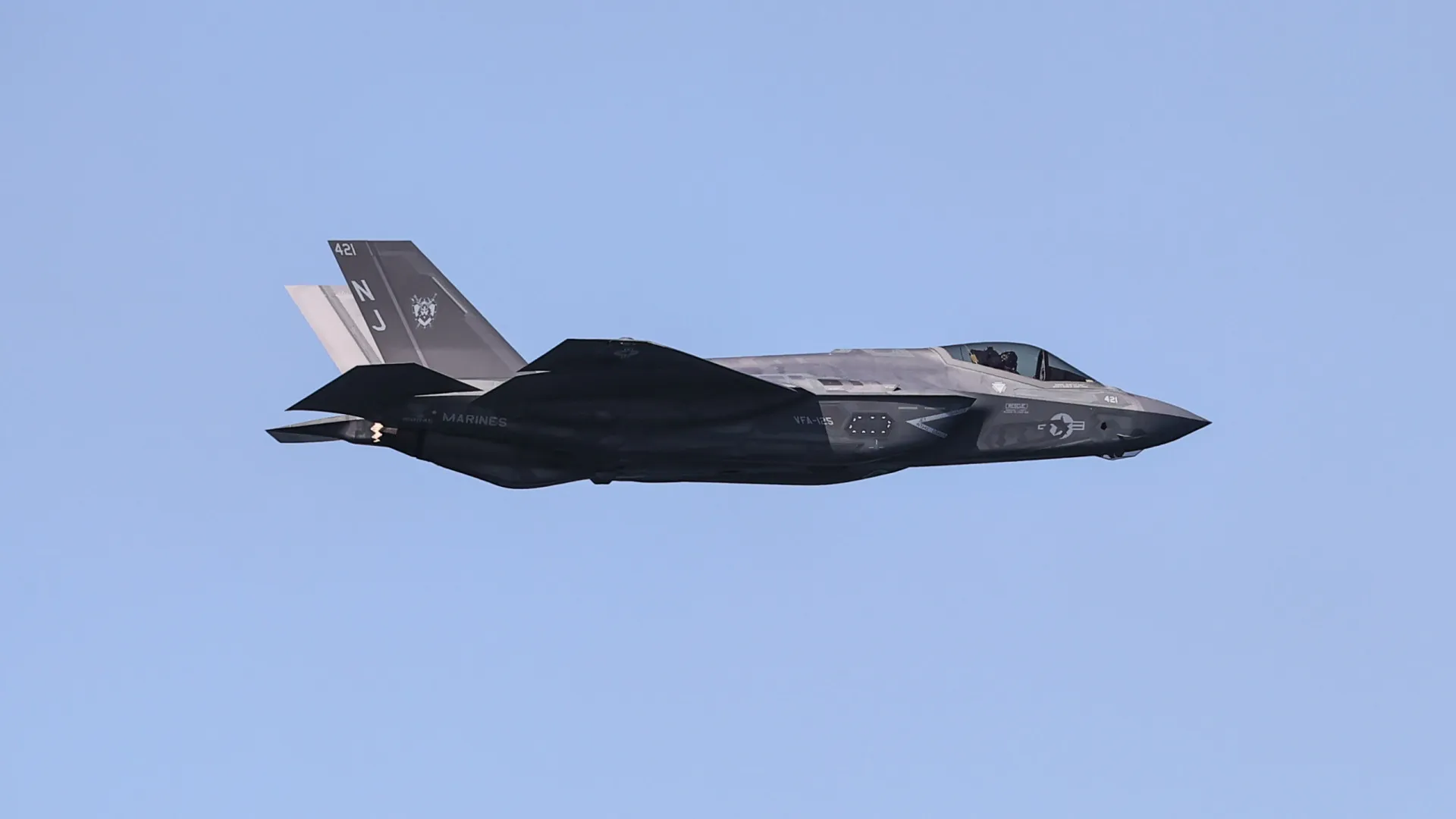
                    EUA confirmam aterragem de emergência de F-35 que Teerão diz ter atingido
                