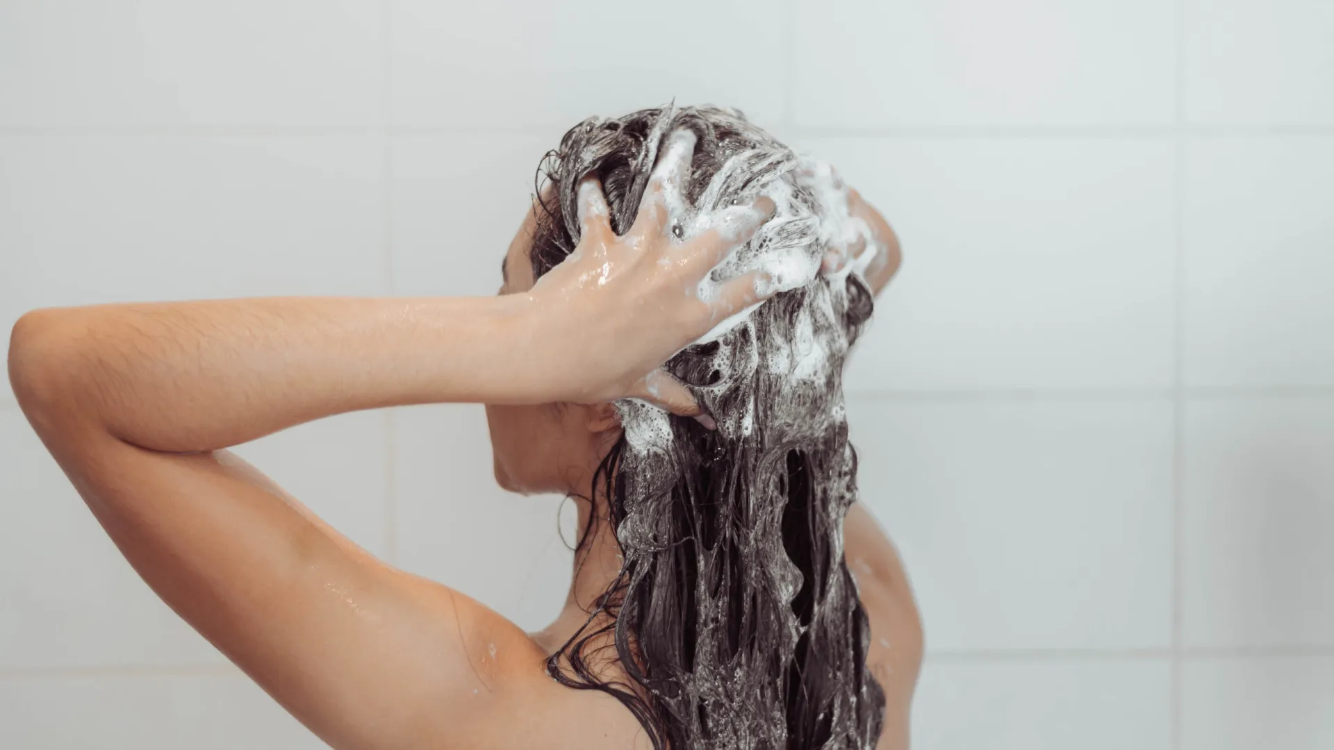 
                    Será que está a lavar o cabelo da forma mais correta? 
                