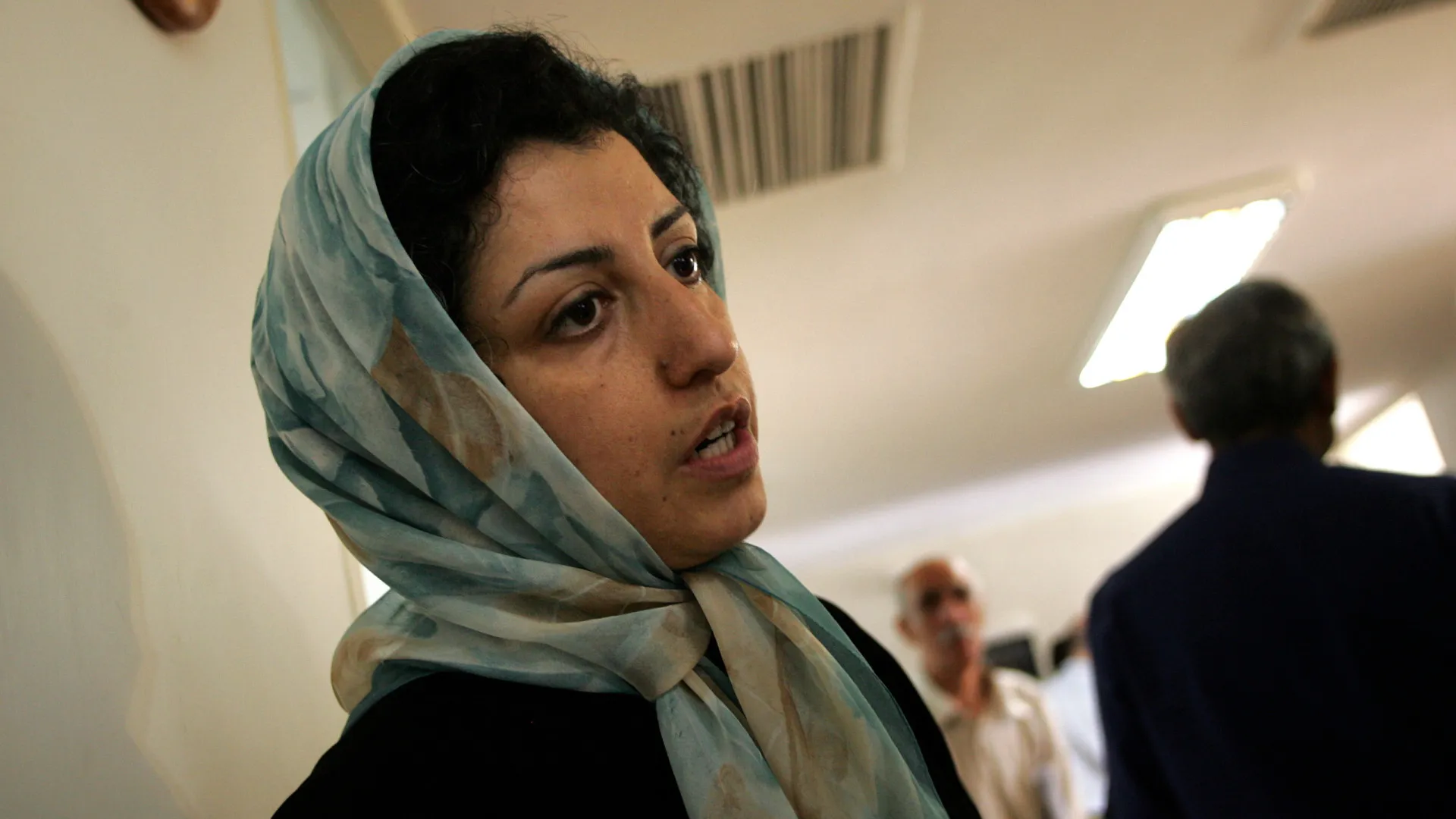 
                    Autoridades iranianas confirmam detenção da Nobel da Paz Narges Mohammadi
                