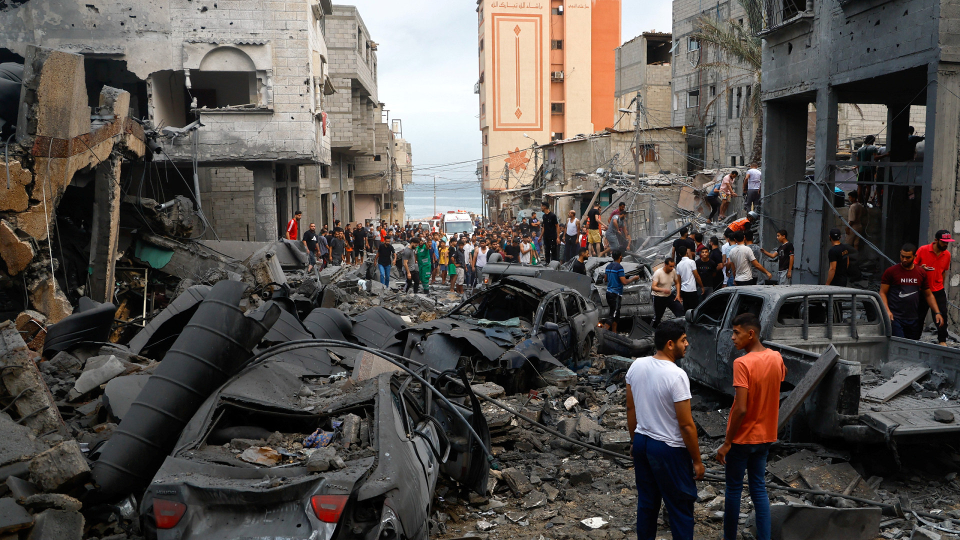 Onze mortos em ataque israelita a polícia em zona humanitária de Gaza