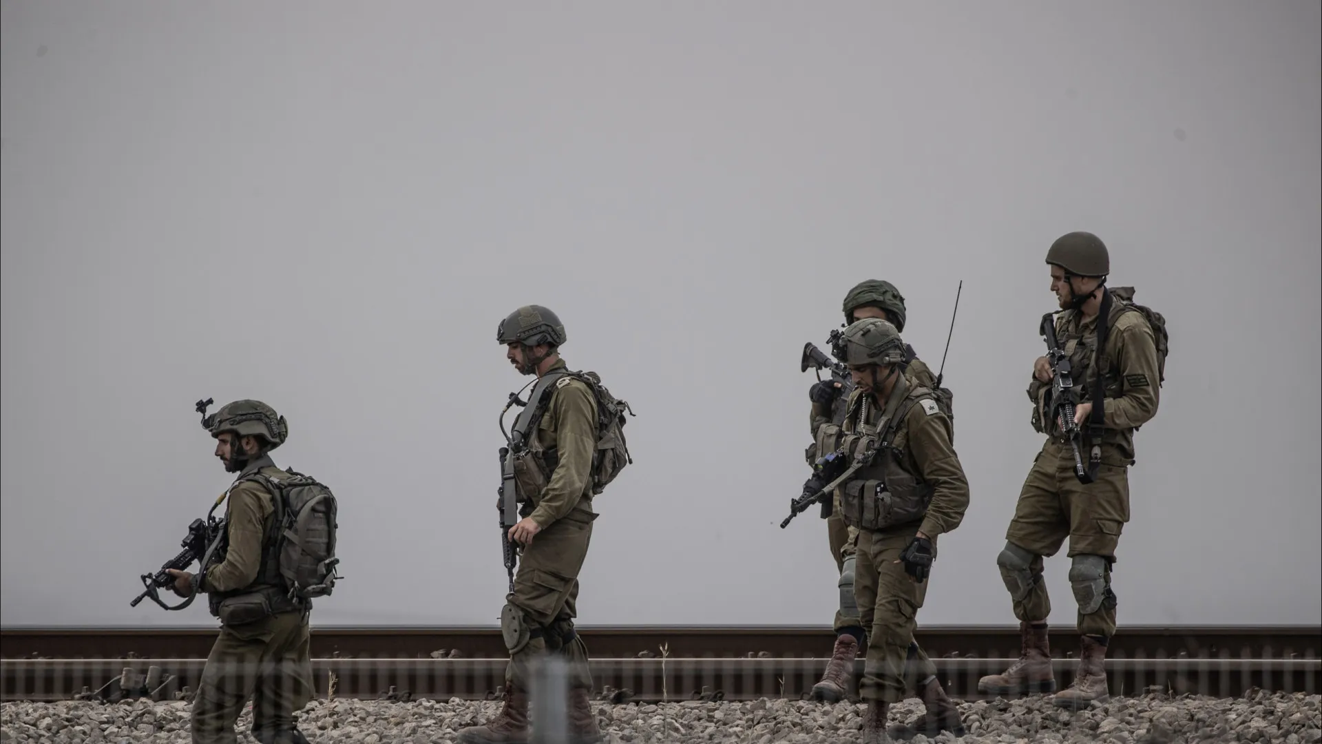 
                    Israel diz ter atingido mais de 200 alvos do Hezbollah em 24 horas
                