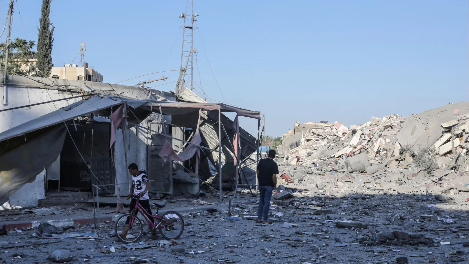 
                    Hamas vai entregar hoje mais um corpo de refém
                