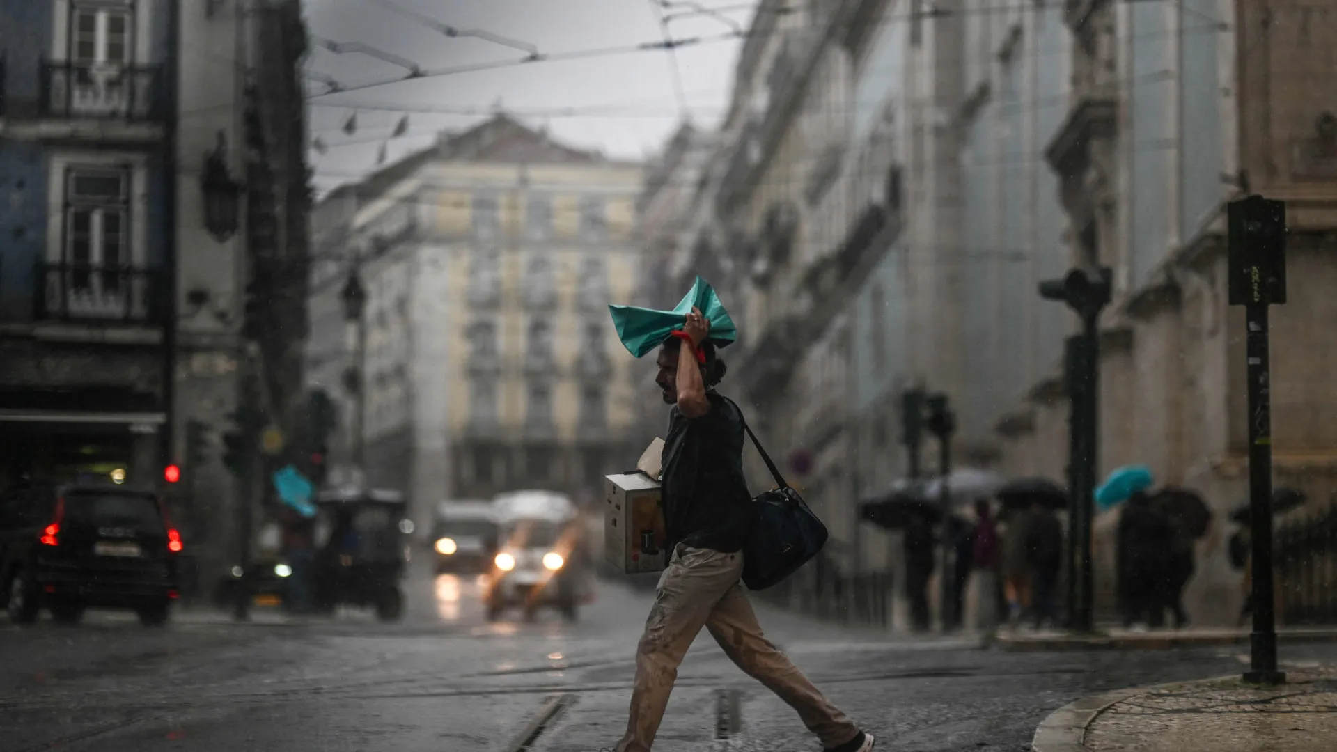 Proteção Civil registou 68 ocorrências até às 7 horas devido à chuva