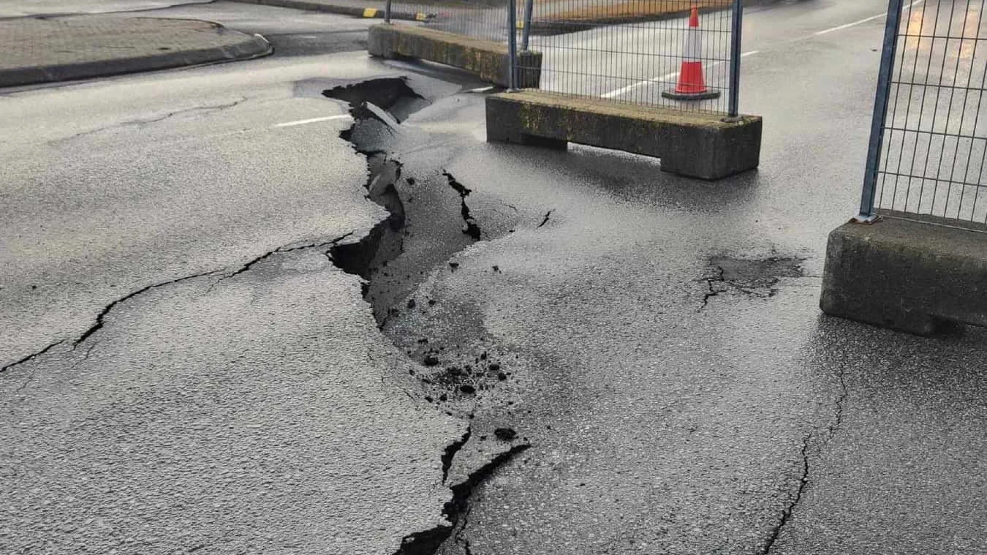 Islândia. Centenas de sismos enquanto vulcão entra em erupção iminente