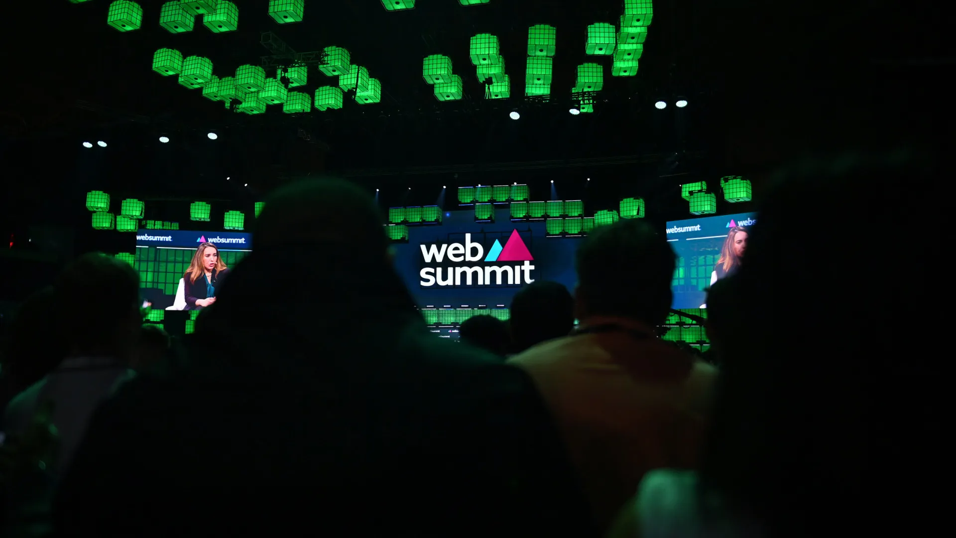 
                    Portugal leva 178 'startups' à Web Summit destacando a IA
                