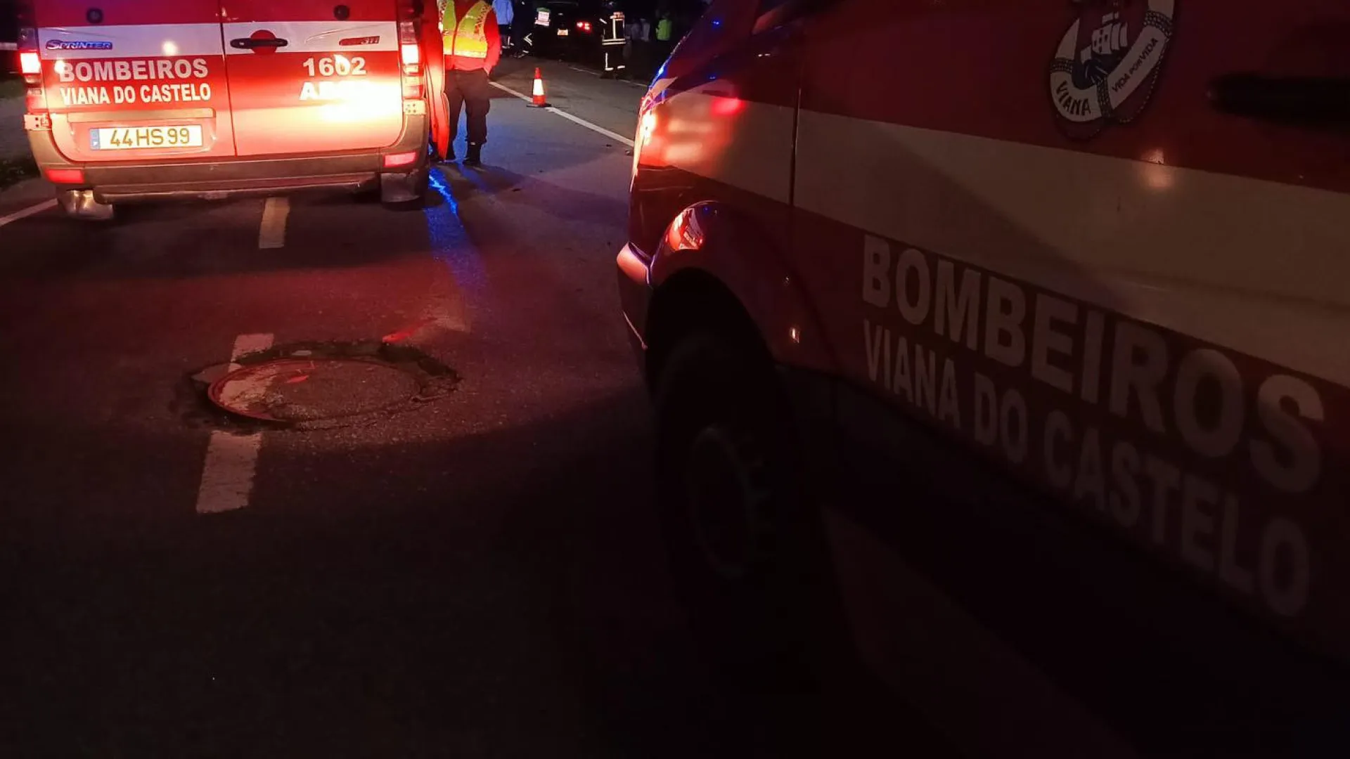 
                    Três feridos graves em acidente com água a ferver em fábrica de Viana
                