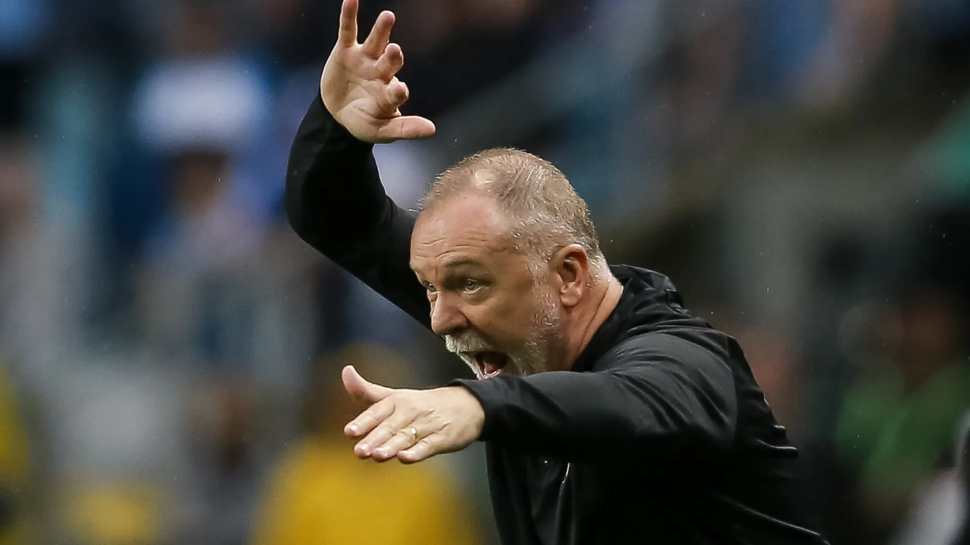 
                    Oficial: Mano Menezes é o novo selecionador do Peru
                