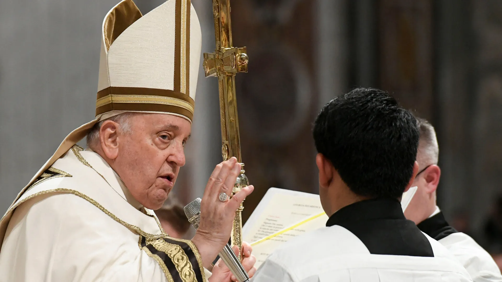 Papa Francisco celebra missa do Galo "com o coração em Belém". Há imagens